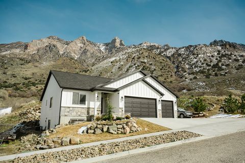 Photo of 337 E SADDLEBACK RD, Willard, UT 84340 (MLS # 2139022)