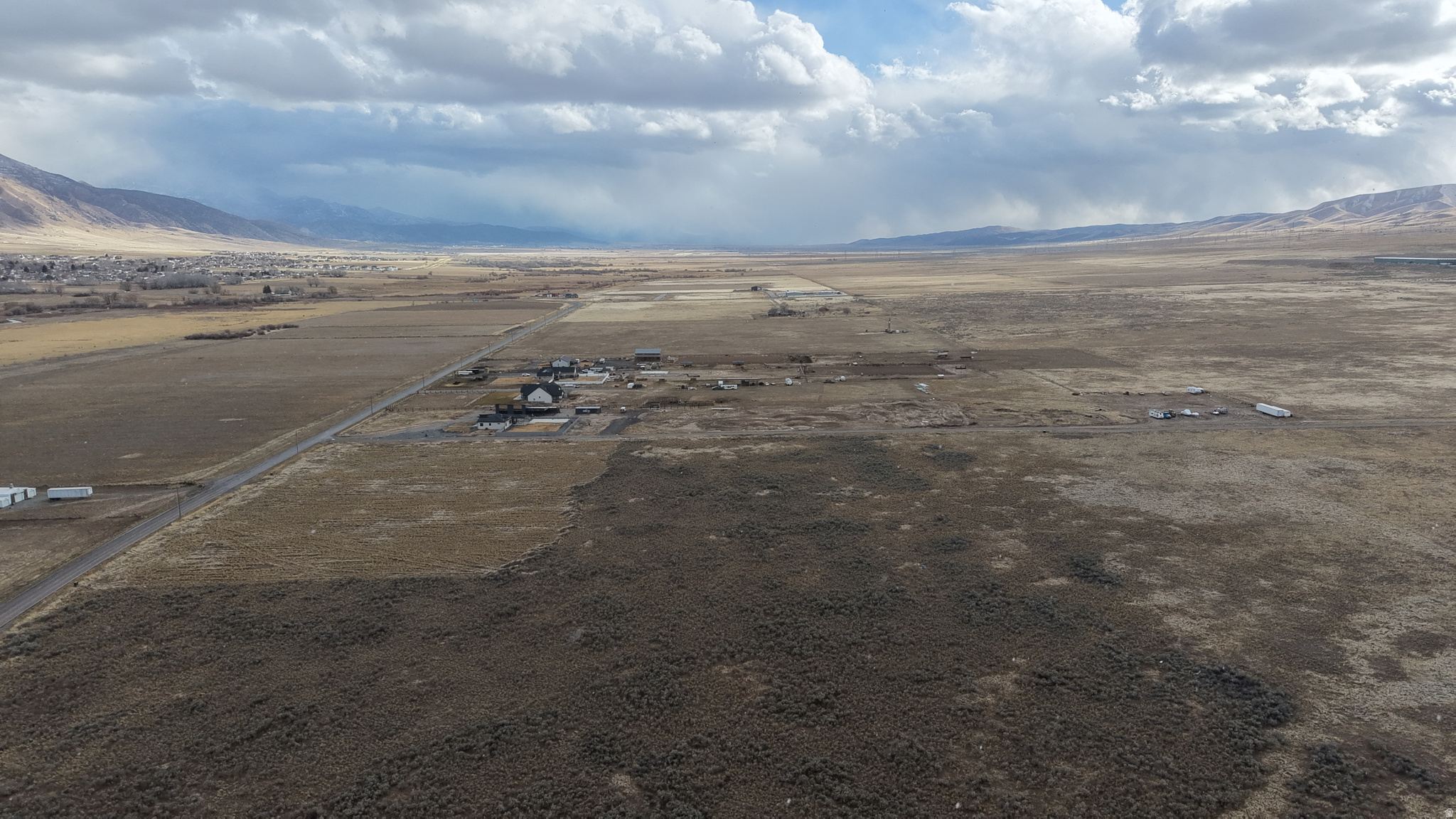 SUNRISE MOUNTAIN EST - Land