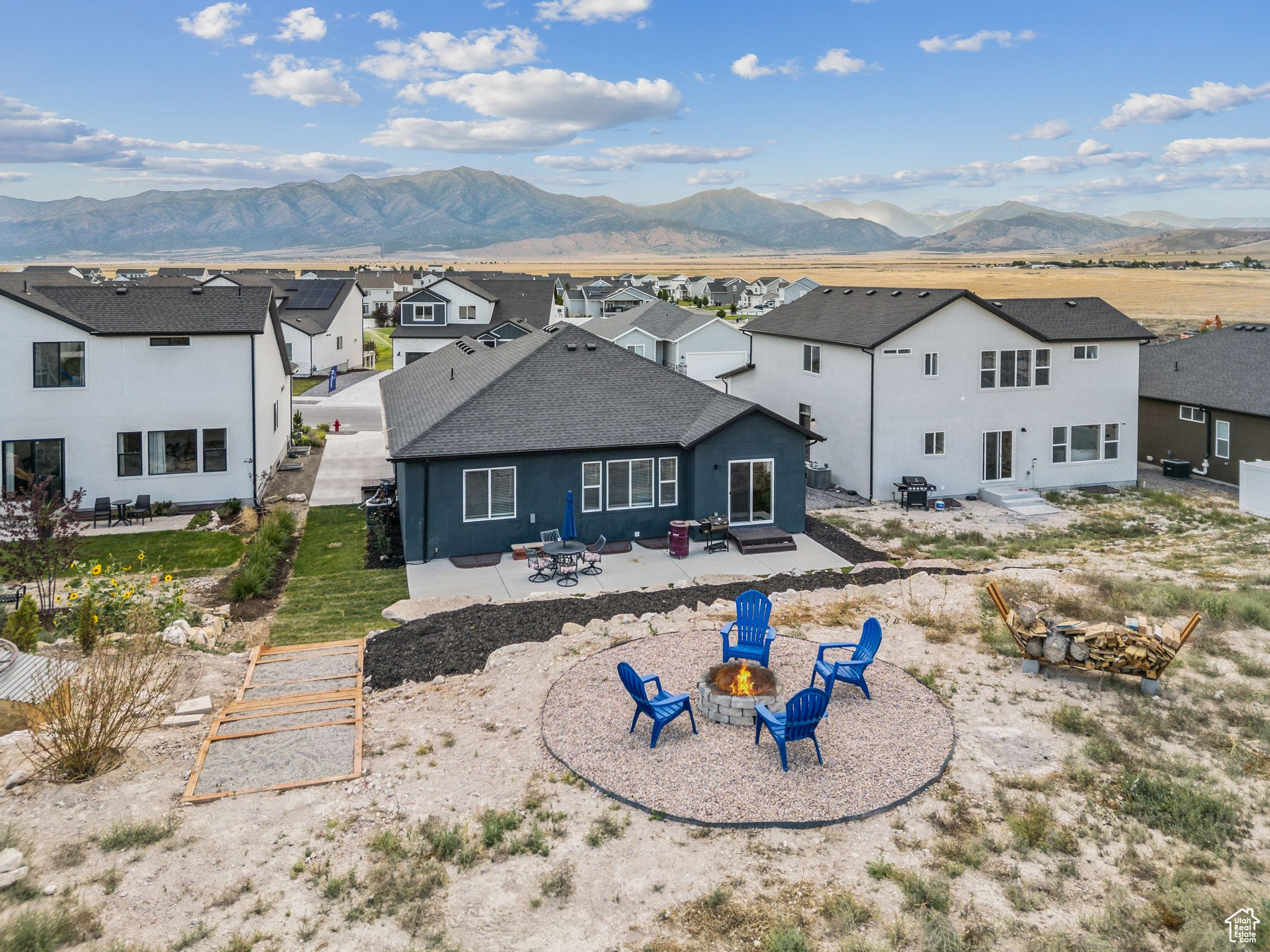 LONE TREE AT CIRCLE FIVE RANCH - Residential