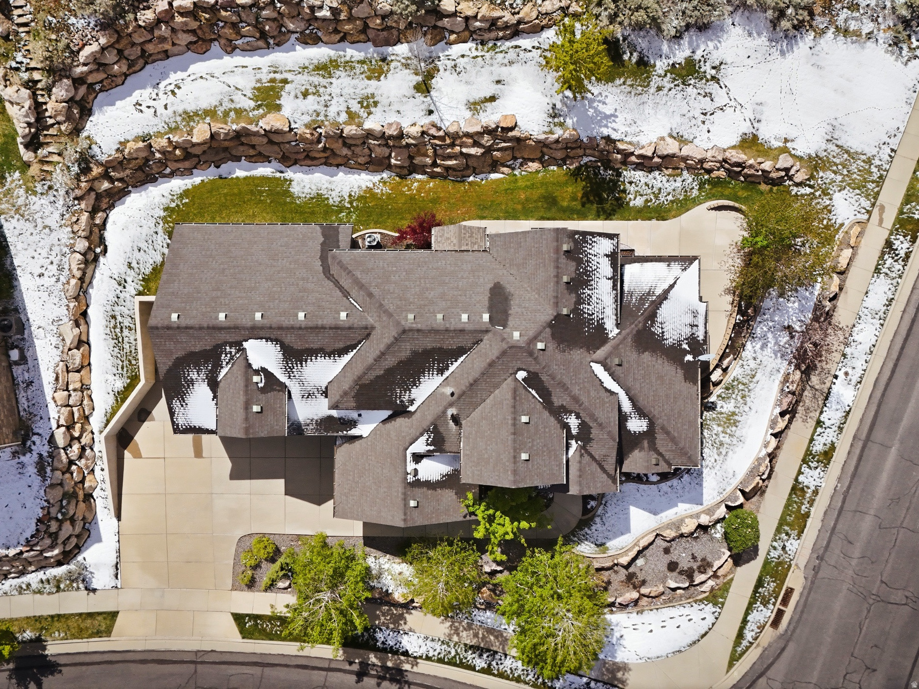 EAGLEPOINTE ESTATES - Residential