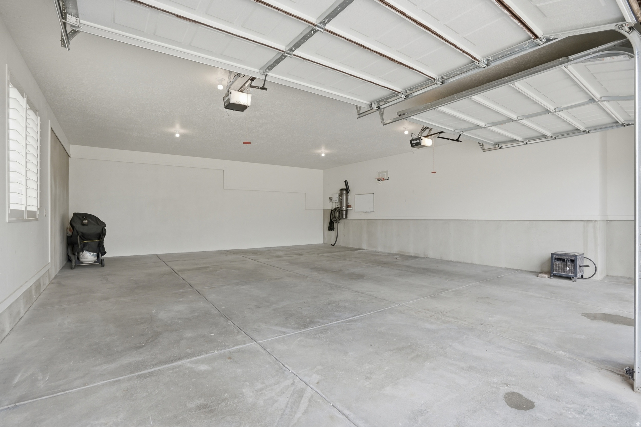 EAGLEPOINTE ESTATES - Residential