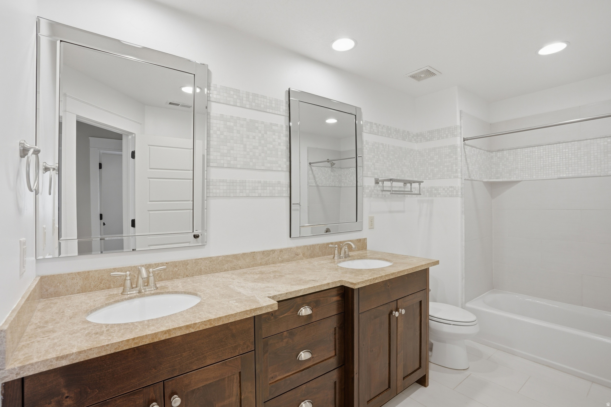 EAGLEPOINTE ESTATES - Residential