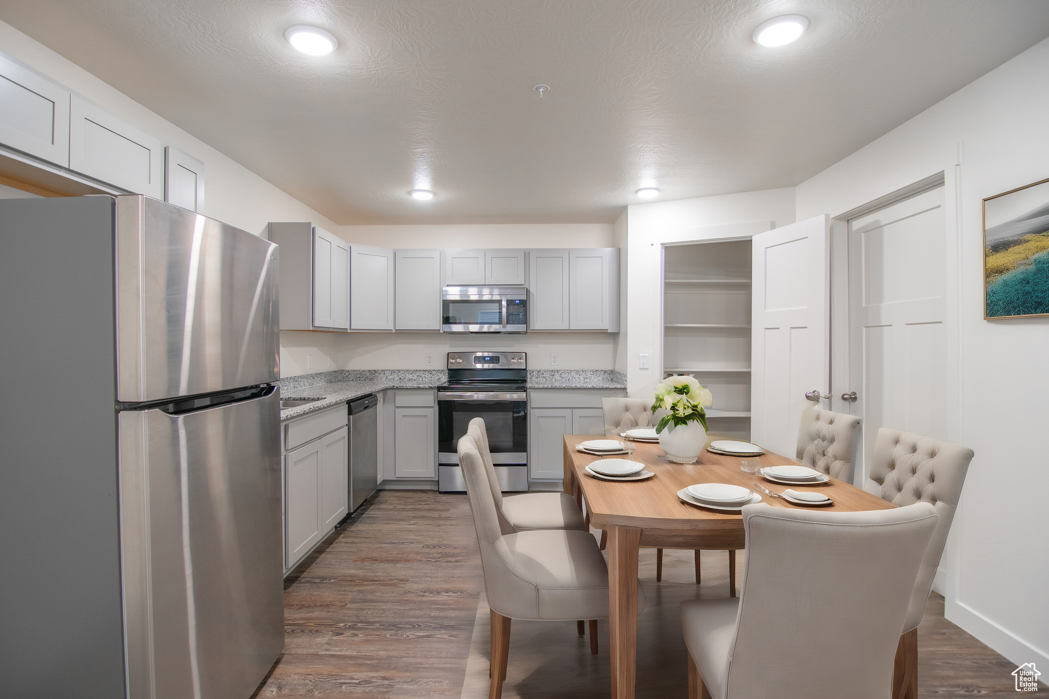 PINERIDGE FARMS - Residential Income