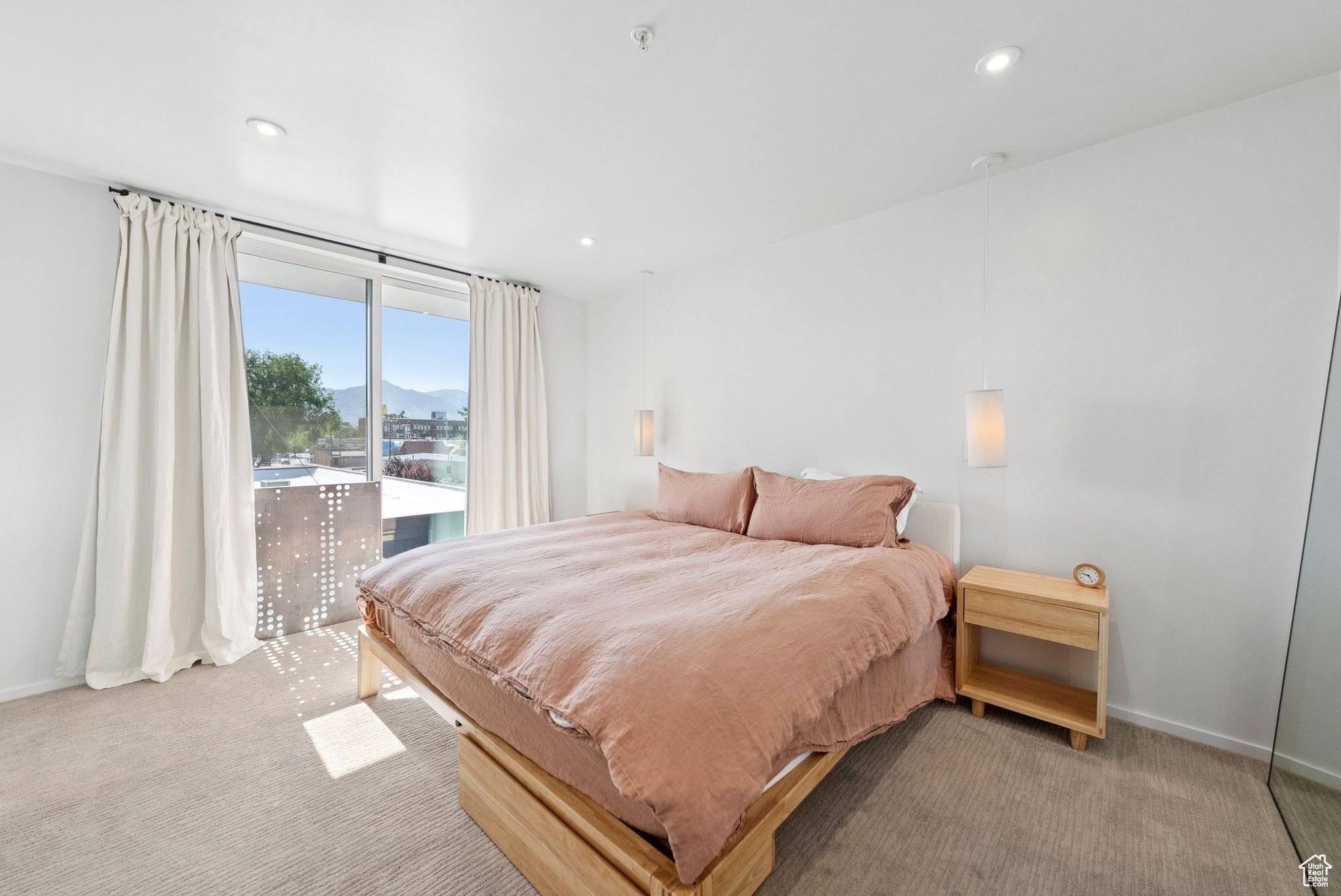 Salt Lake City, Utah 84115, United States, 3 Bedrooms Bedrooms, ,2 BathroomsBathrooms,Residential,Active,157003