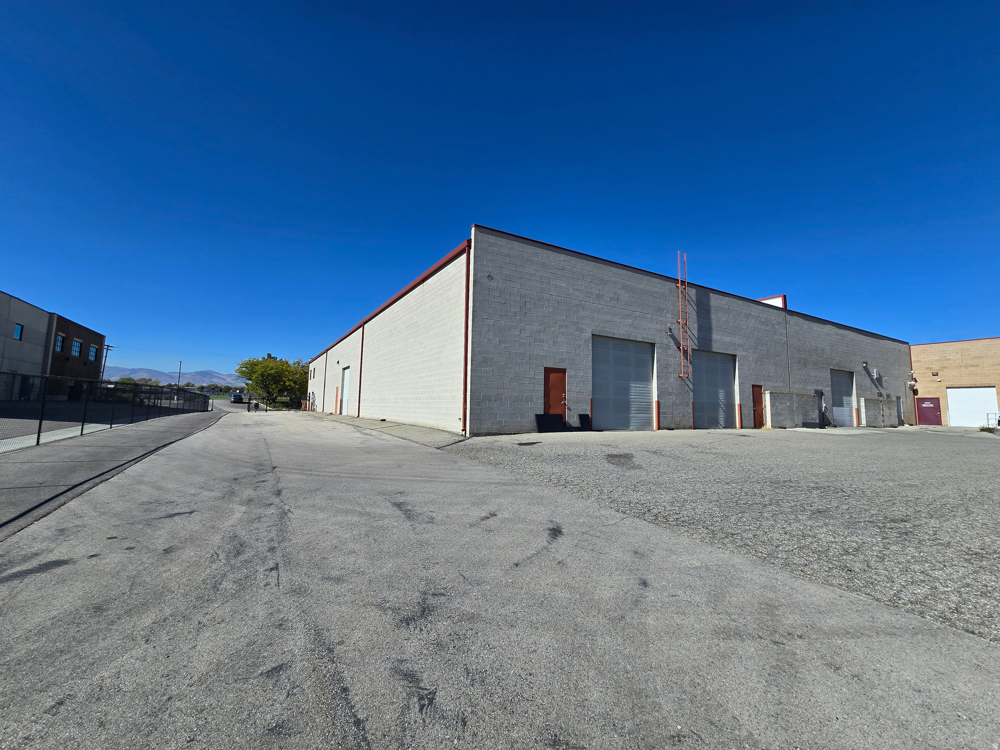 RICH - Commercial Lease