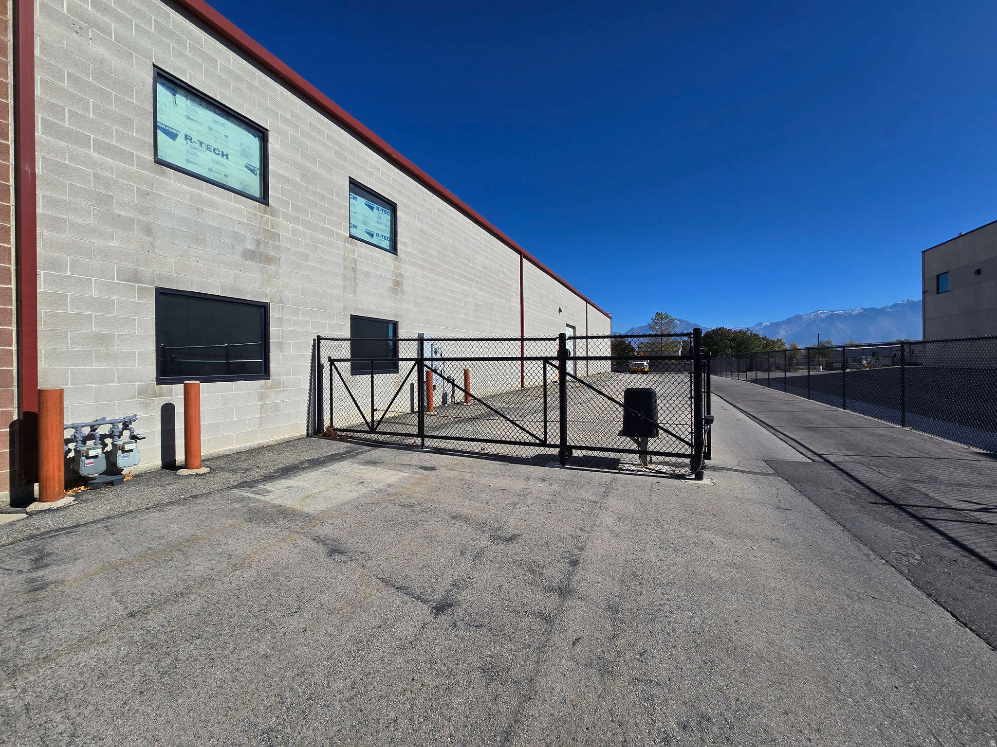 RICH - Commercial Lease