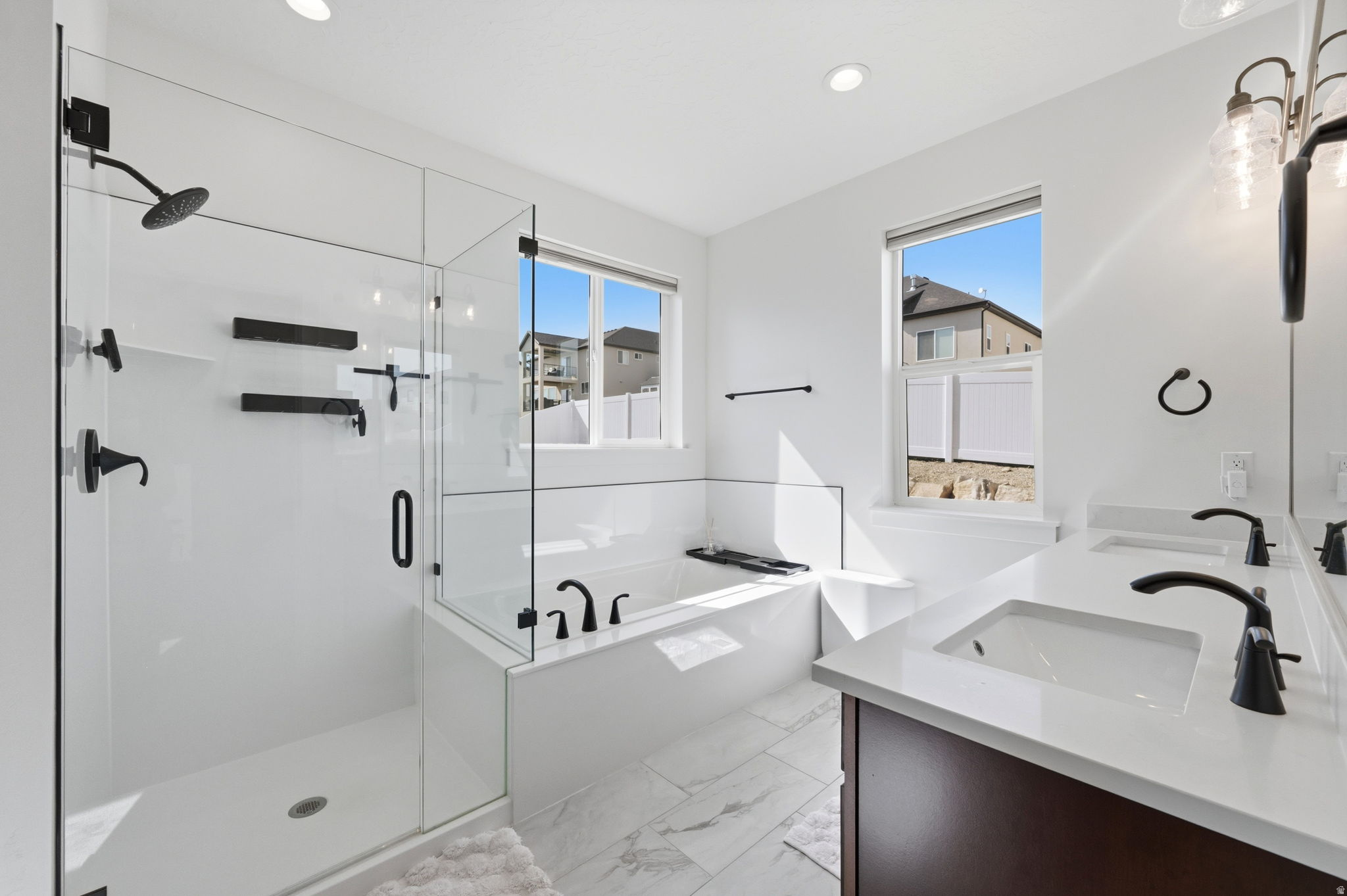 CATALINA BAY - Residential