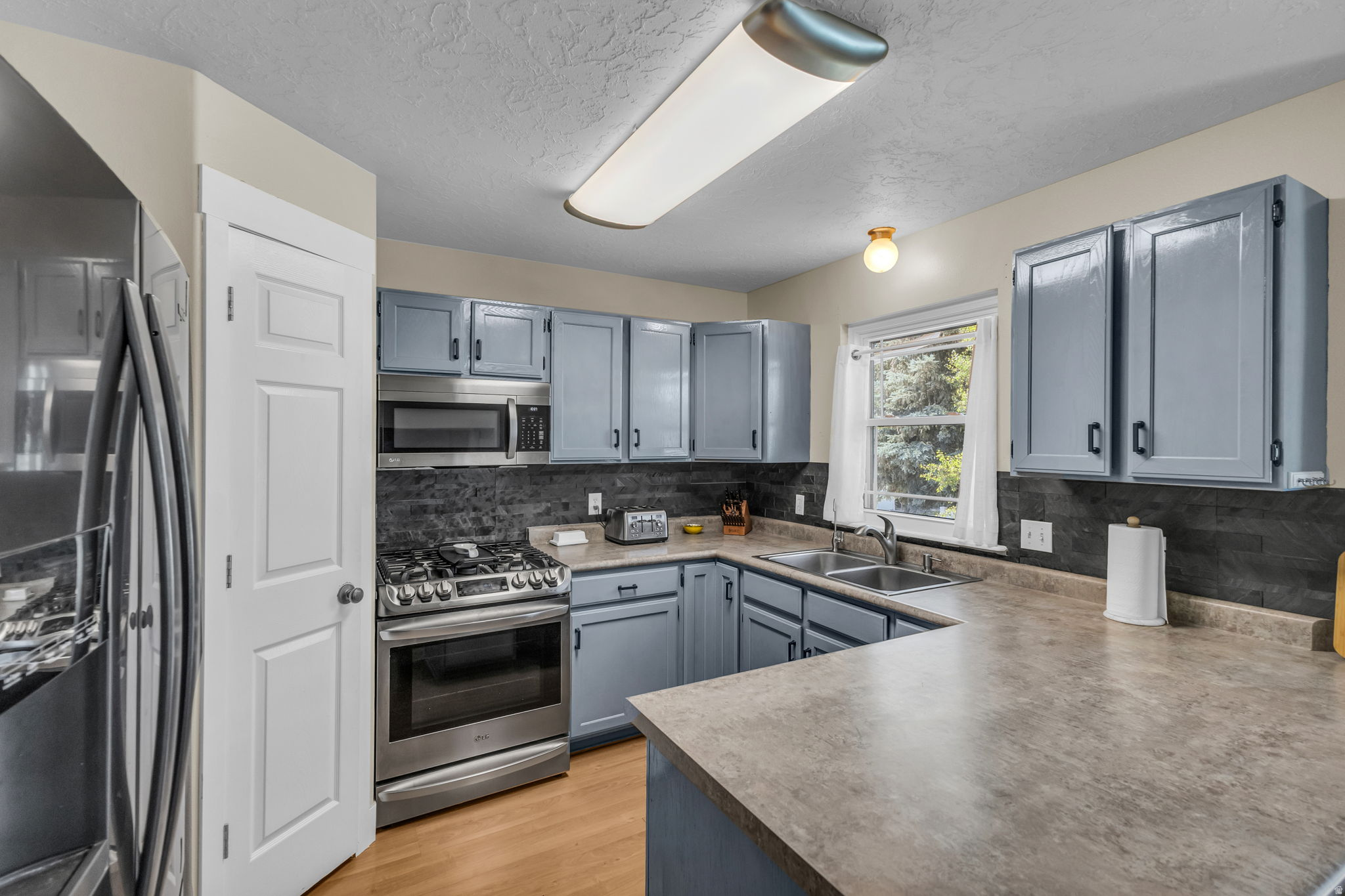 WHITE HILLS - Residential