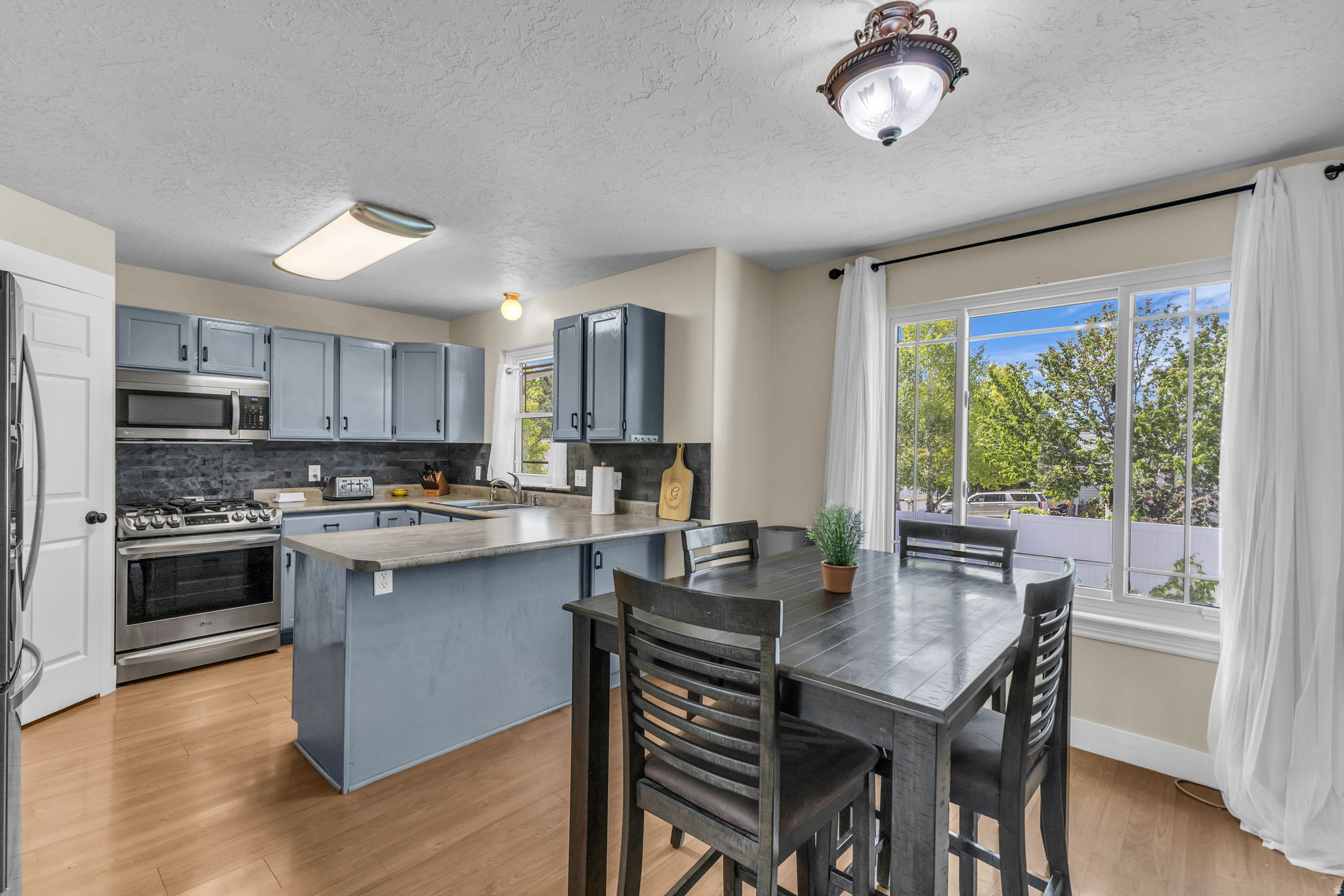 WHITE HILLS - Residential