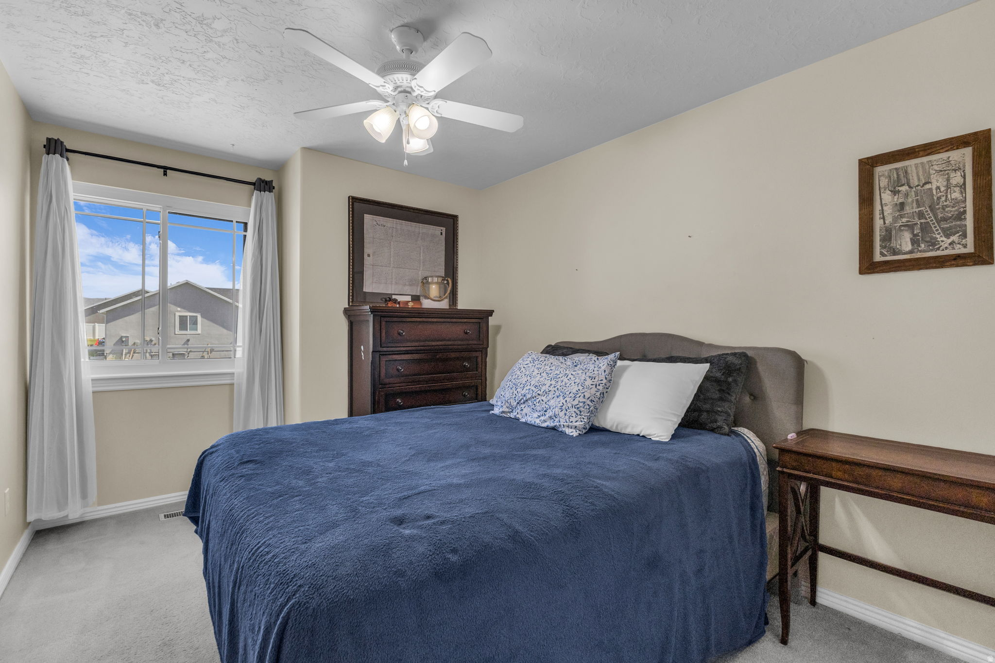 WHITE HILLS - Residential