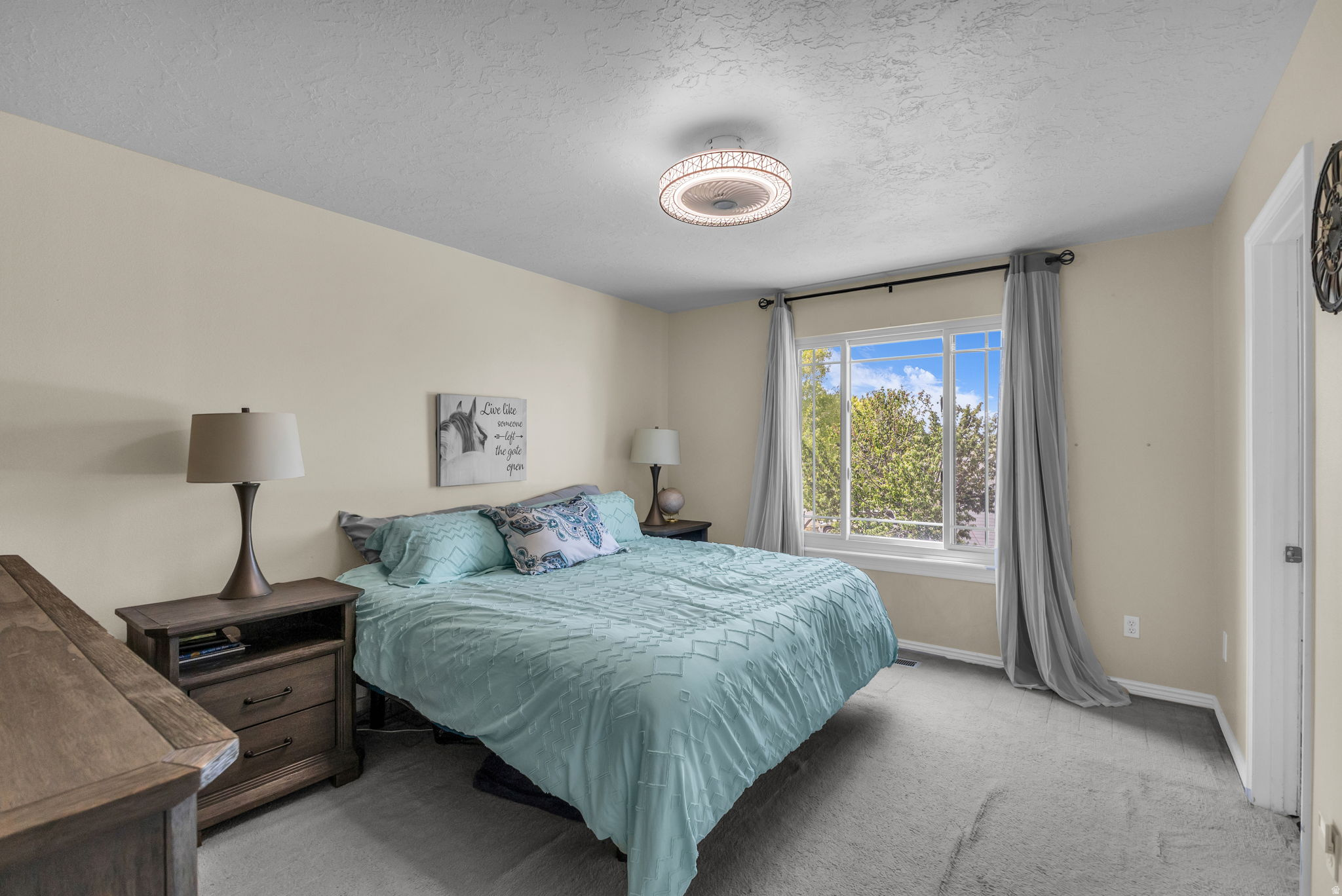 WHITE HILLS - Residential