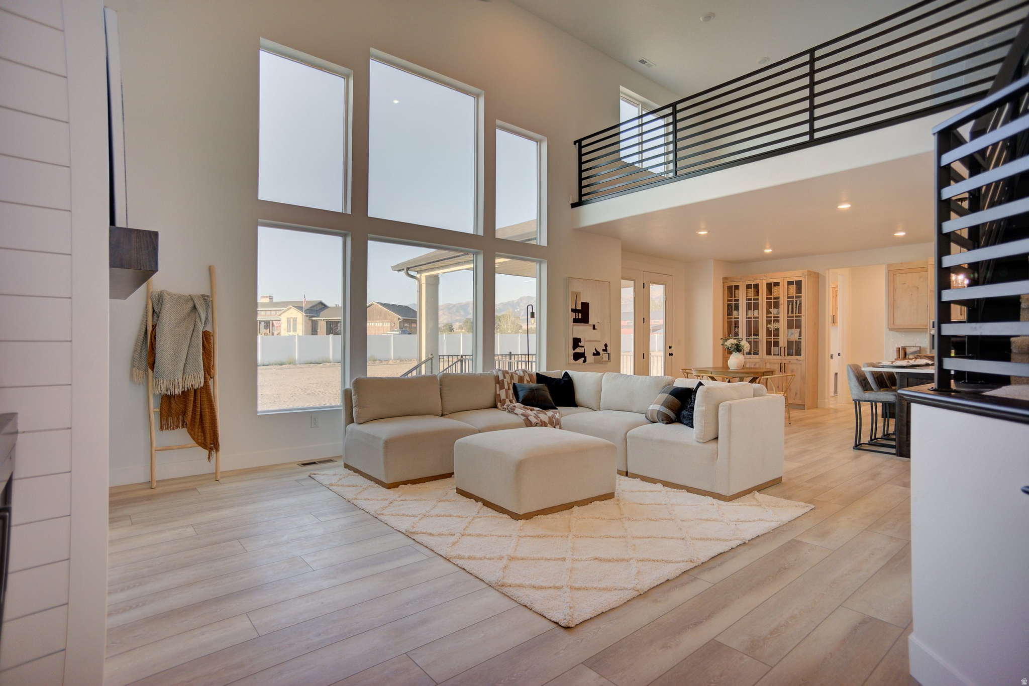 MAJESTIC VIEW - Residential