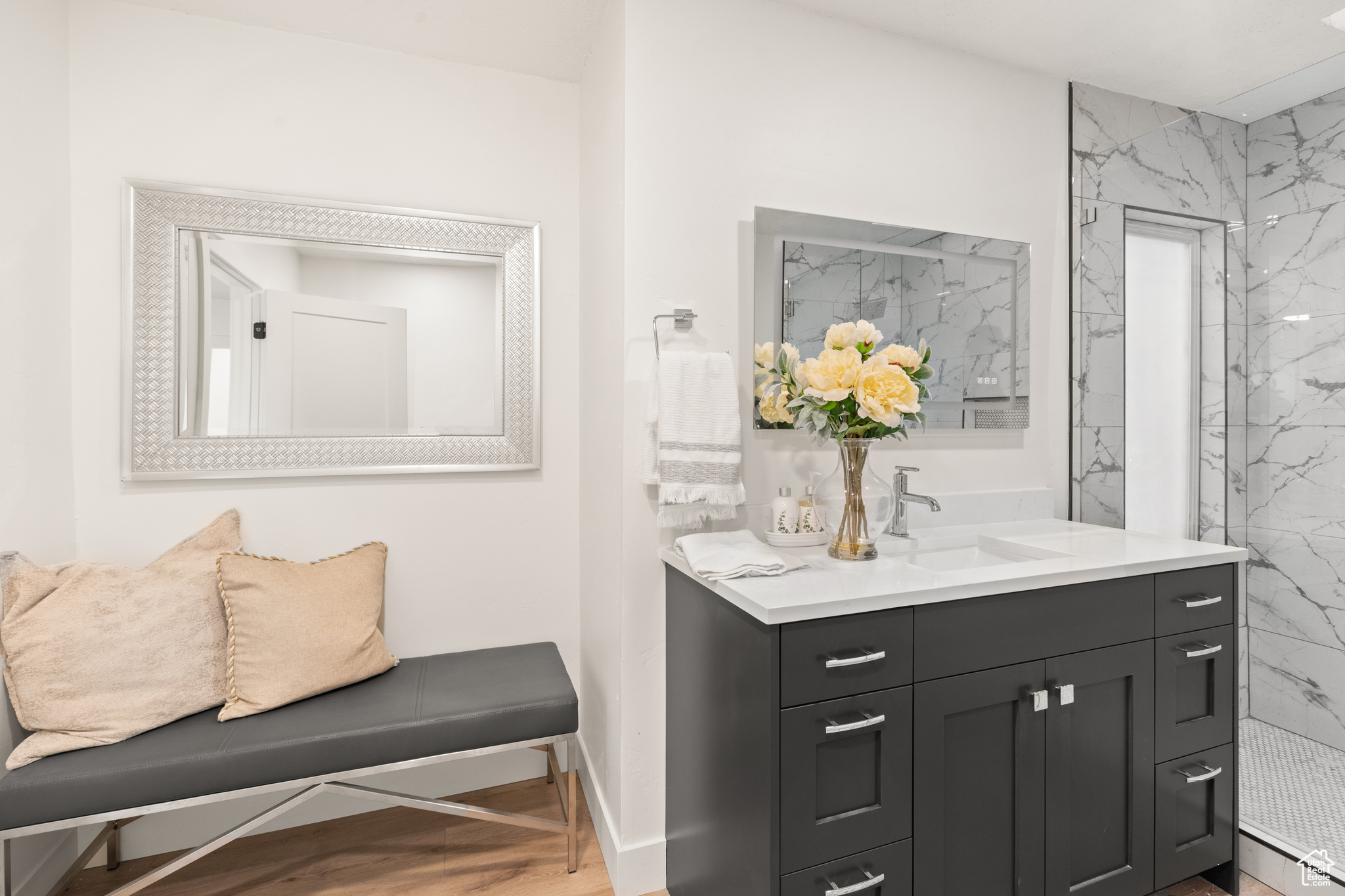 MOUNTAIN VALLEY MEAD - Residential