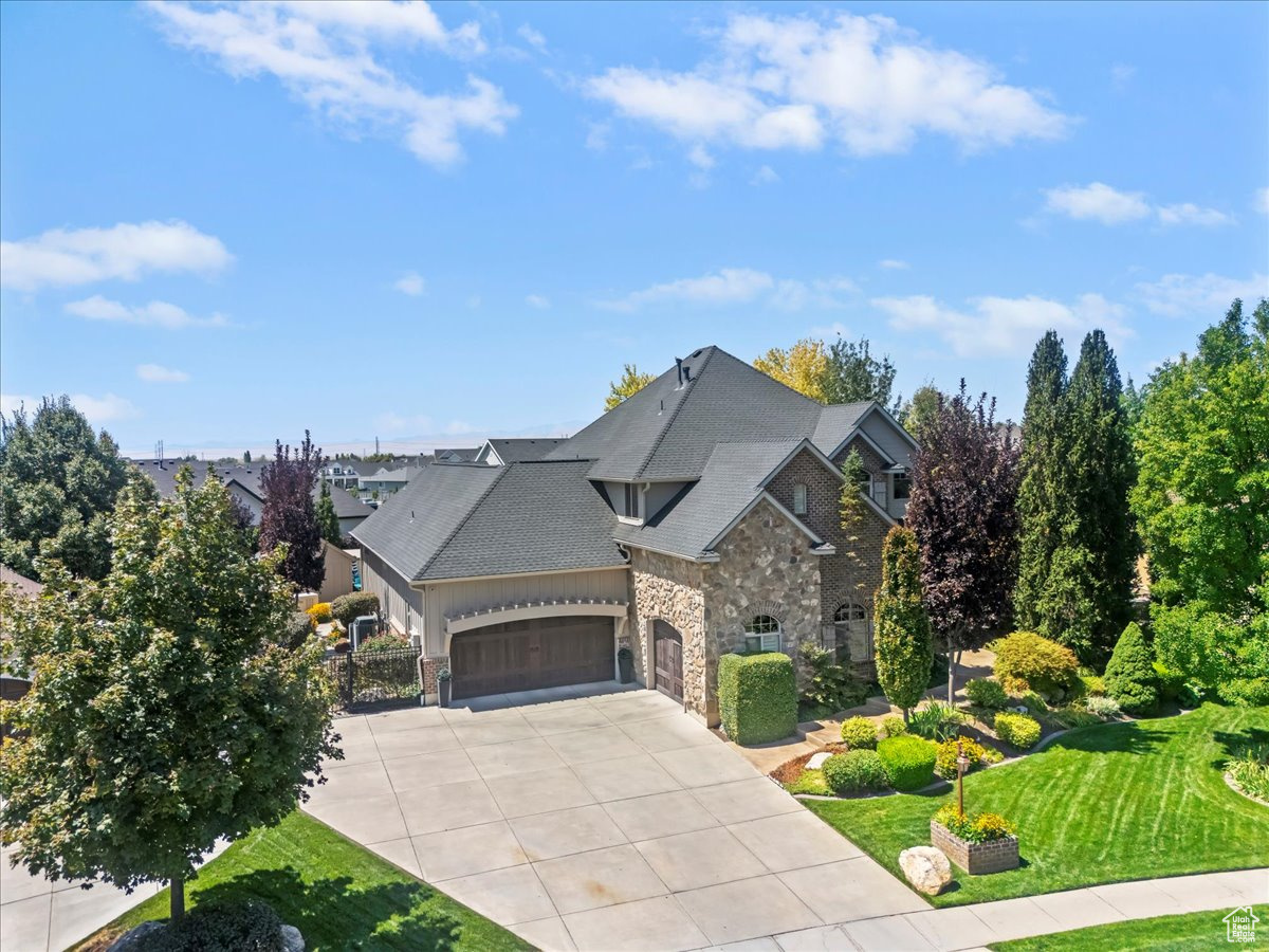 MOUNTAIN VISTAS - Residential