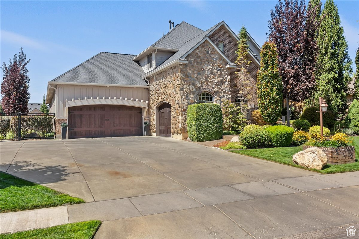 MOUNTAIN VISTAS - Residential