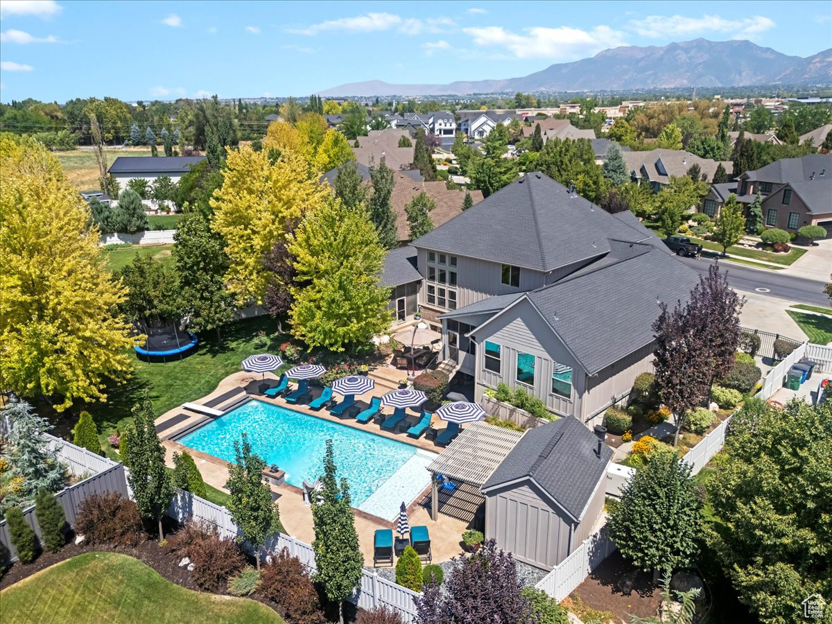 MOUNTAIN VISTAS - Residential
