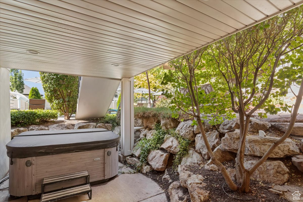 MOUNTAIN VISTAS - Residential