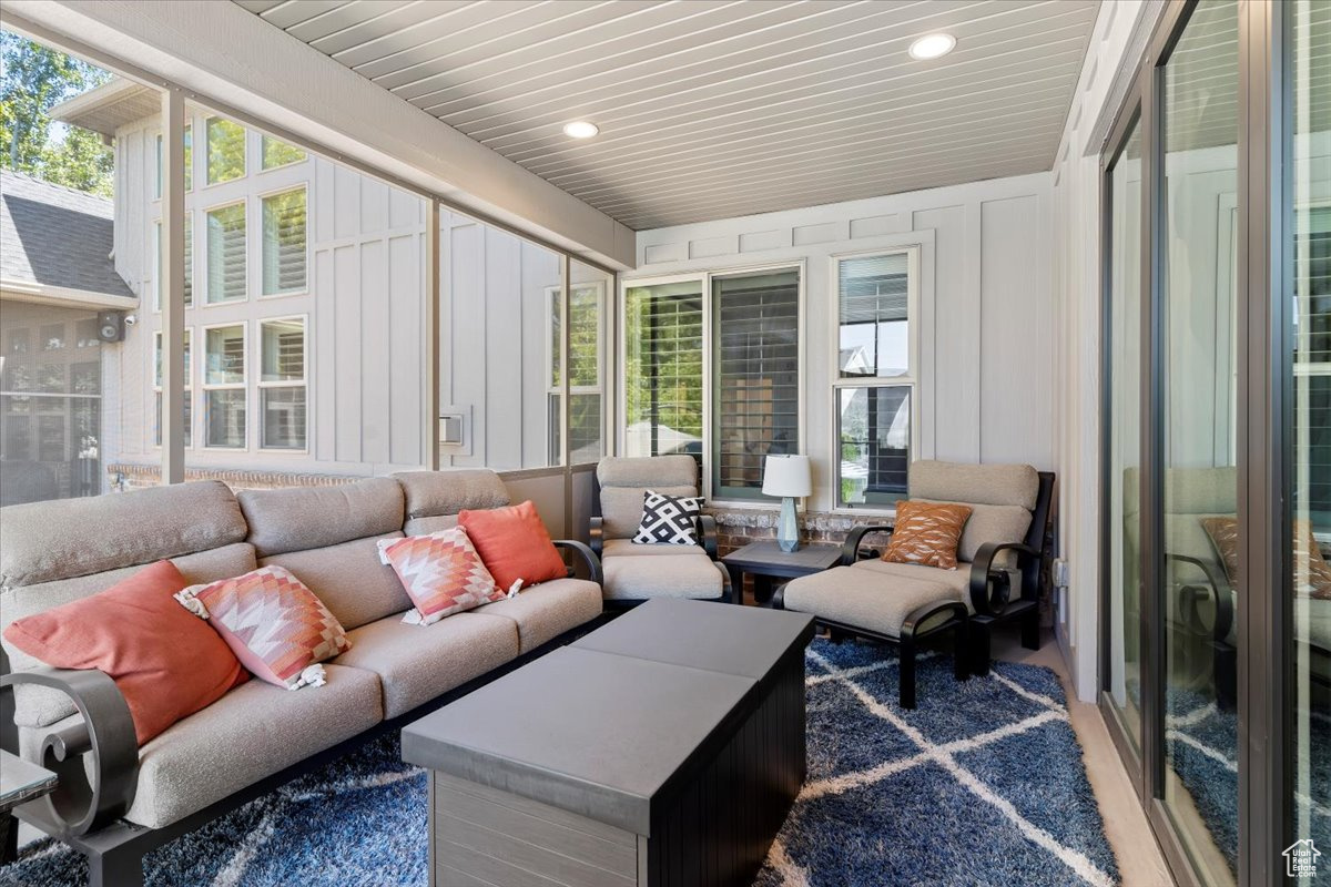 MOUNTAIN VISTAS - Residential