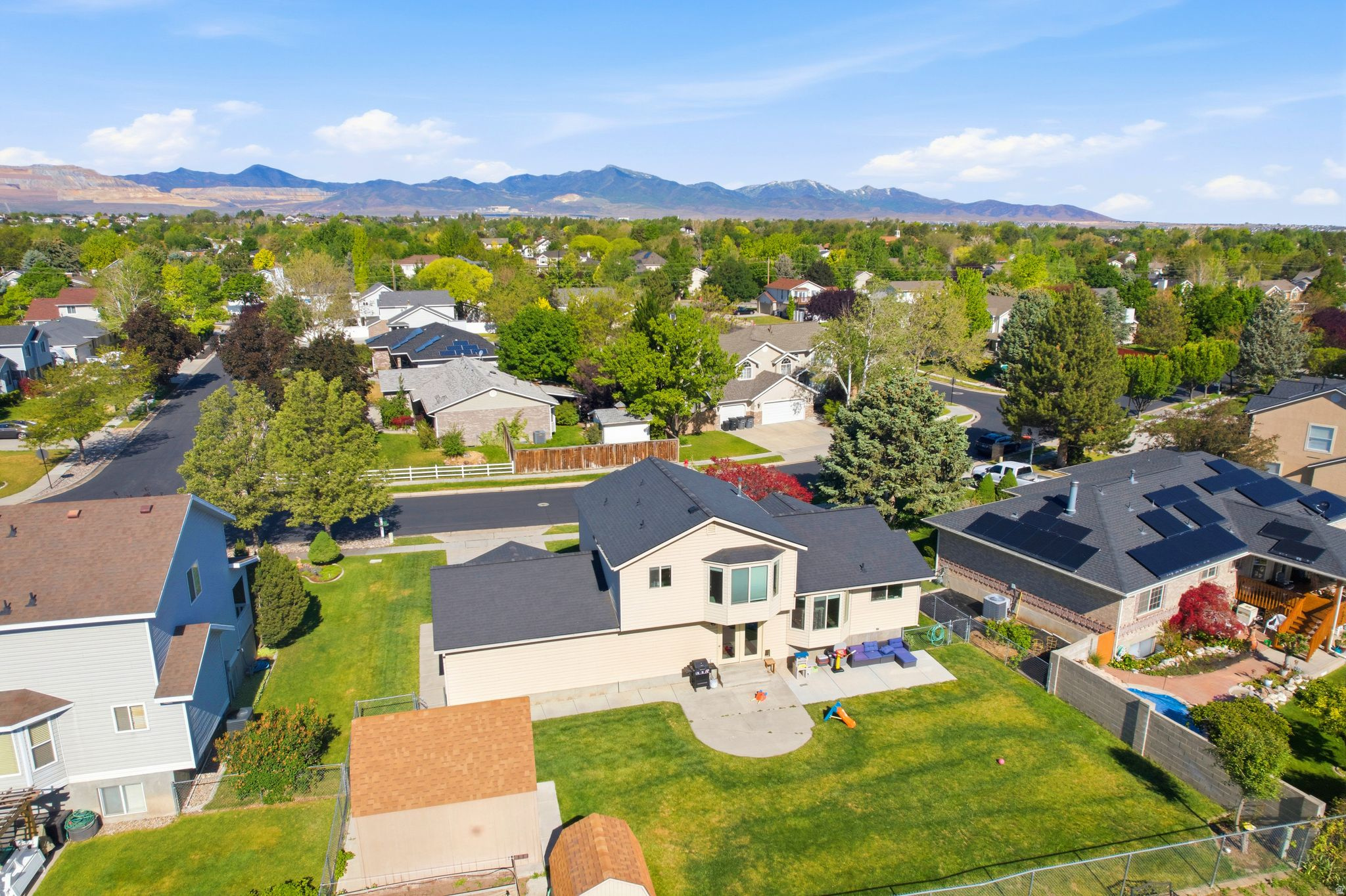 COUNTRY ESTA - Residential