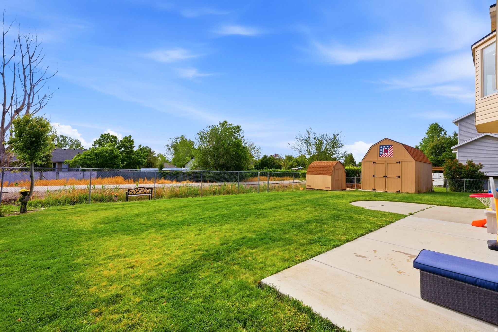 COUNTRY ESTA - Residential