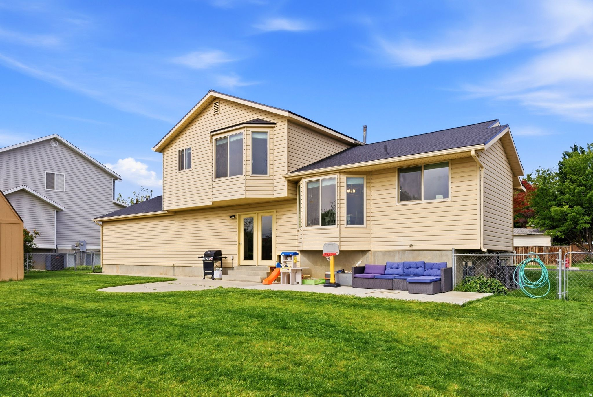 COUNTRY ESTA - Residential
