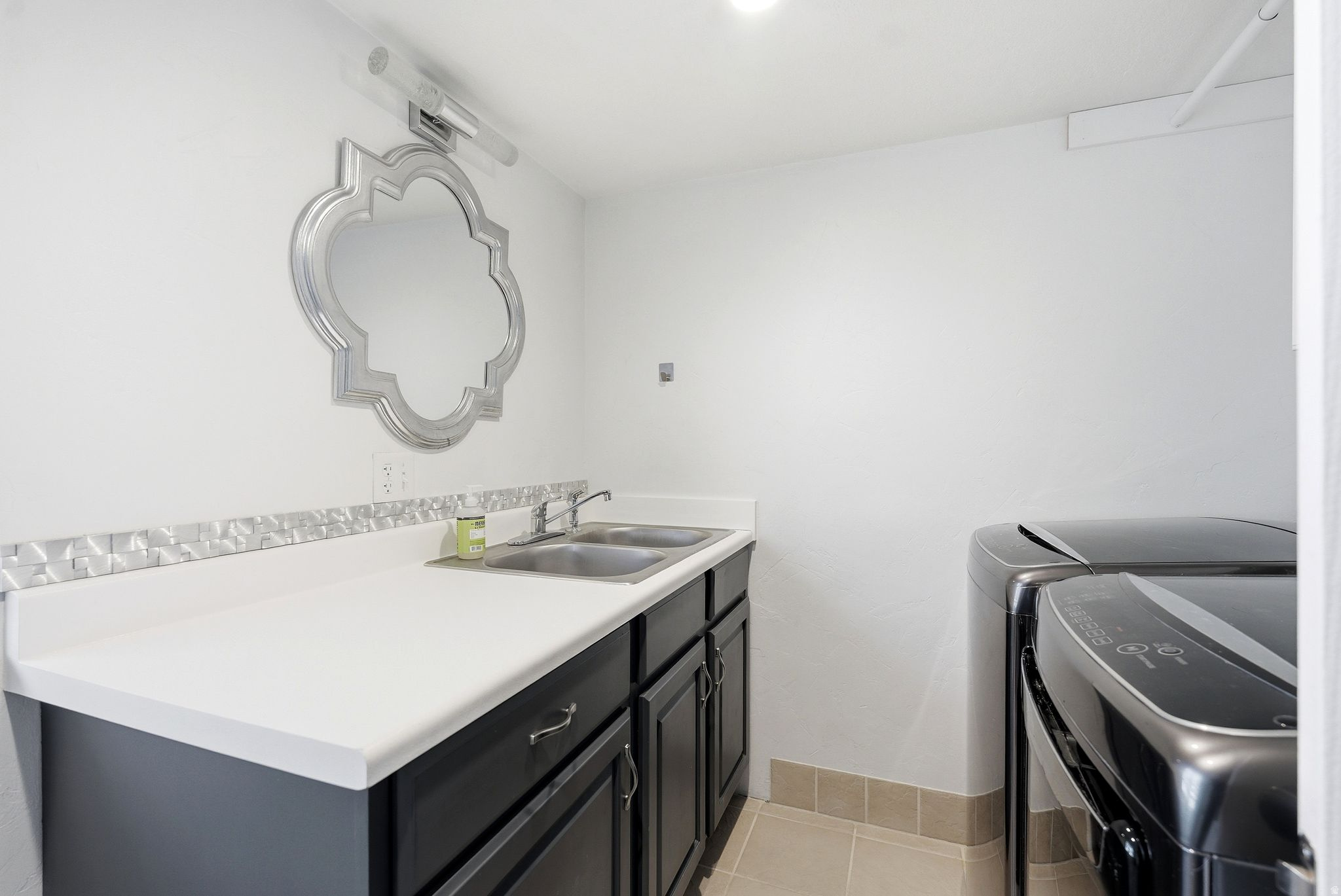 COUNTRY ESTA - Residential