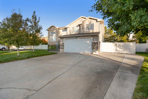 Tiny photo for 58 N COUNTRY BEND RD, Farmington, UT 84025 (MLS # 2186100)
