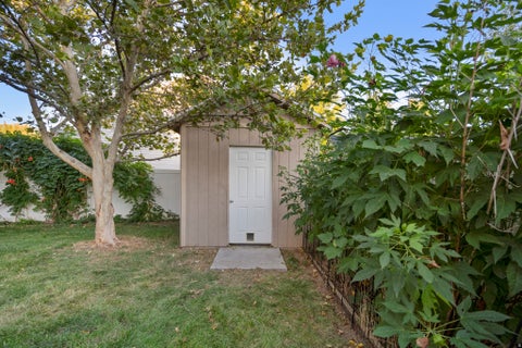 Tiny photo for 58 N COUNTRY BEND RD, Farmington, UT 84025 (MLS # 2186100)