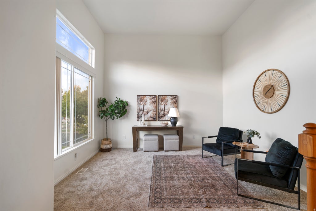 Photo of 58 N COUNTRY BEND RD, Farmington, UT 84025 (MLS # 2186100)