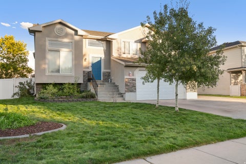Tiny photo for 58 N COUNTRY BEND RD, Farmington, UT 84025 (MLS # 2186100)