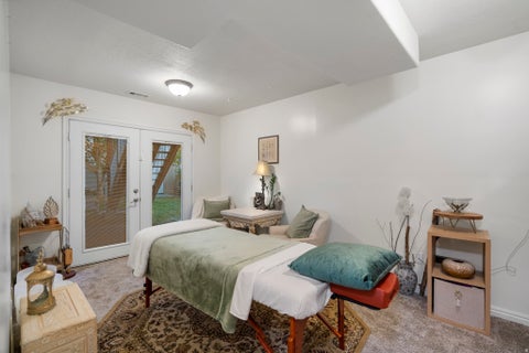 Tiny photo for 58 N COUNTRY BEND RD, Farmington, UT 84025 (MLS # 2186100)