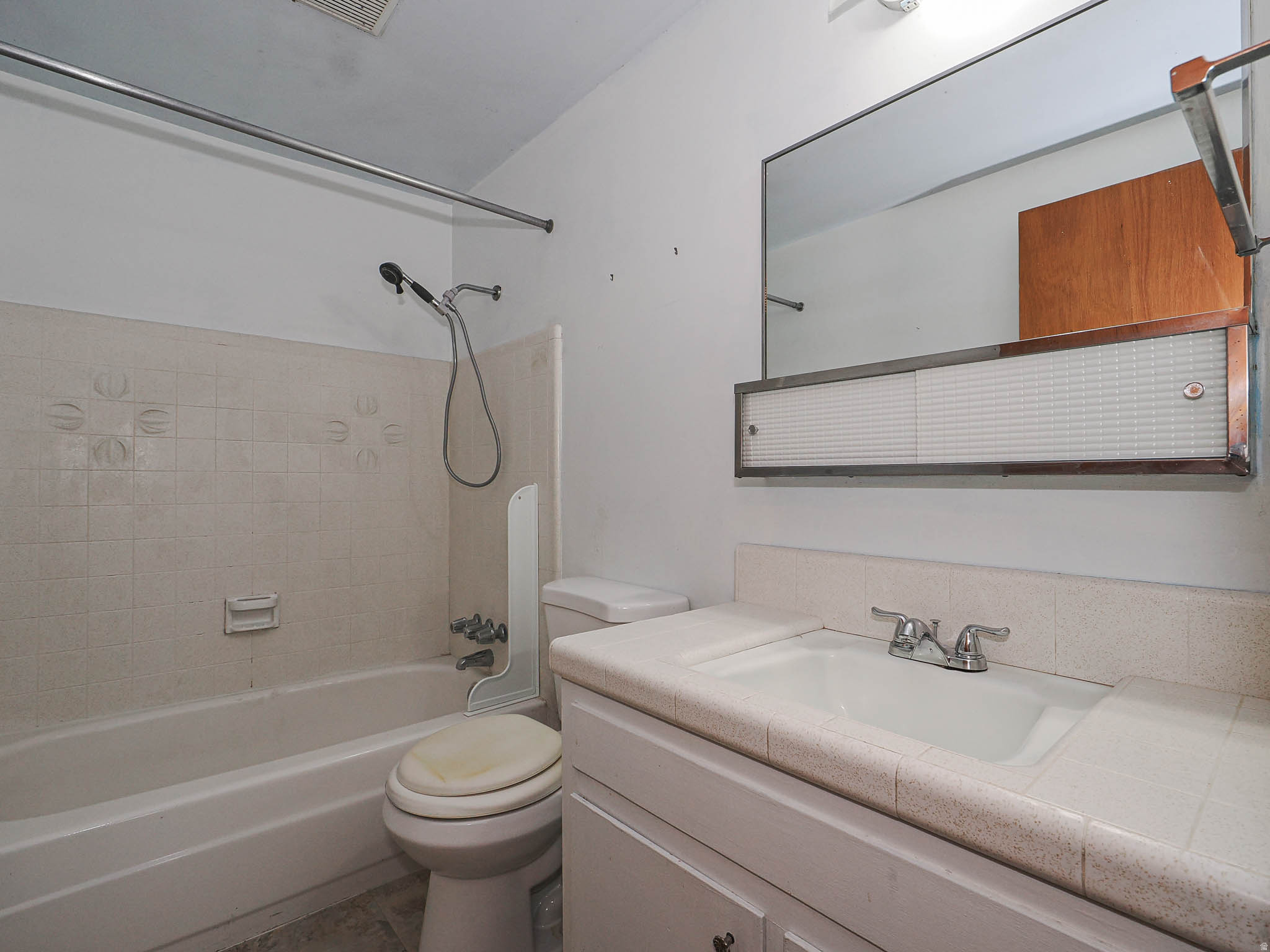 COLONY WEST - Residential