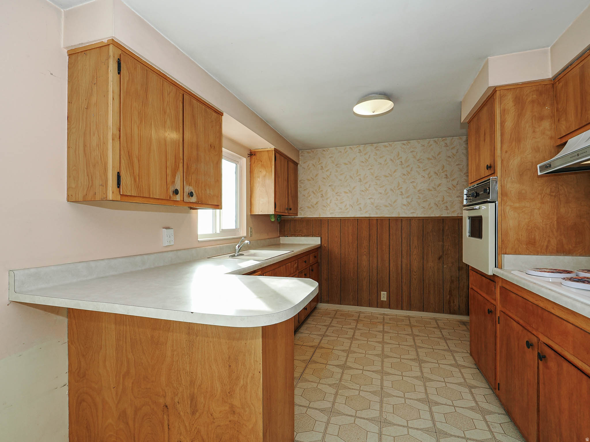 COLONY WEST - Residential