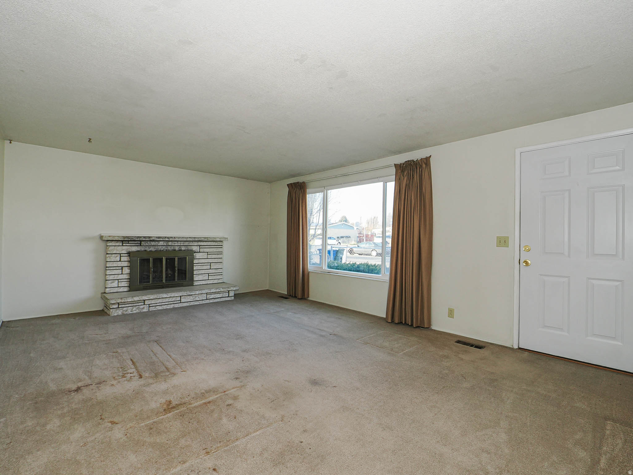 COLONY WEST - Residential