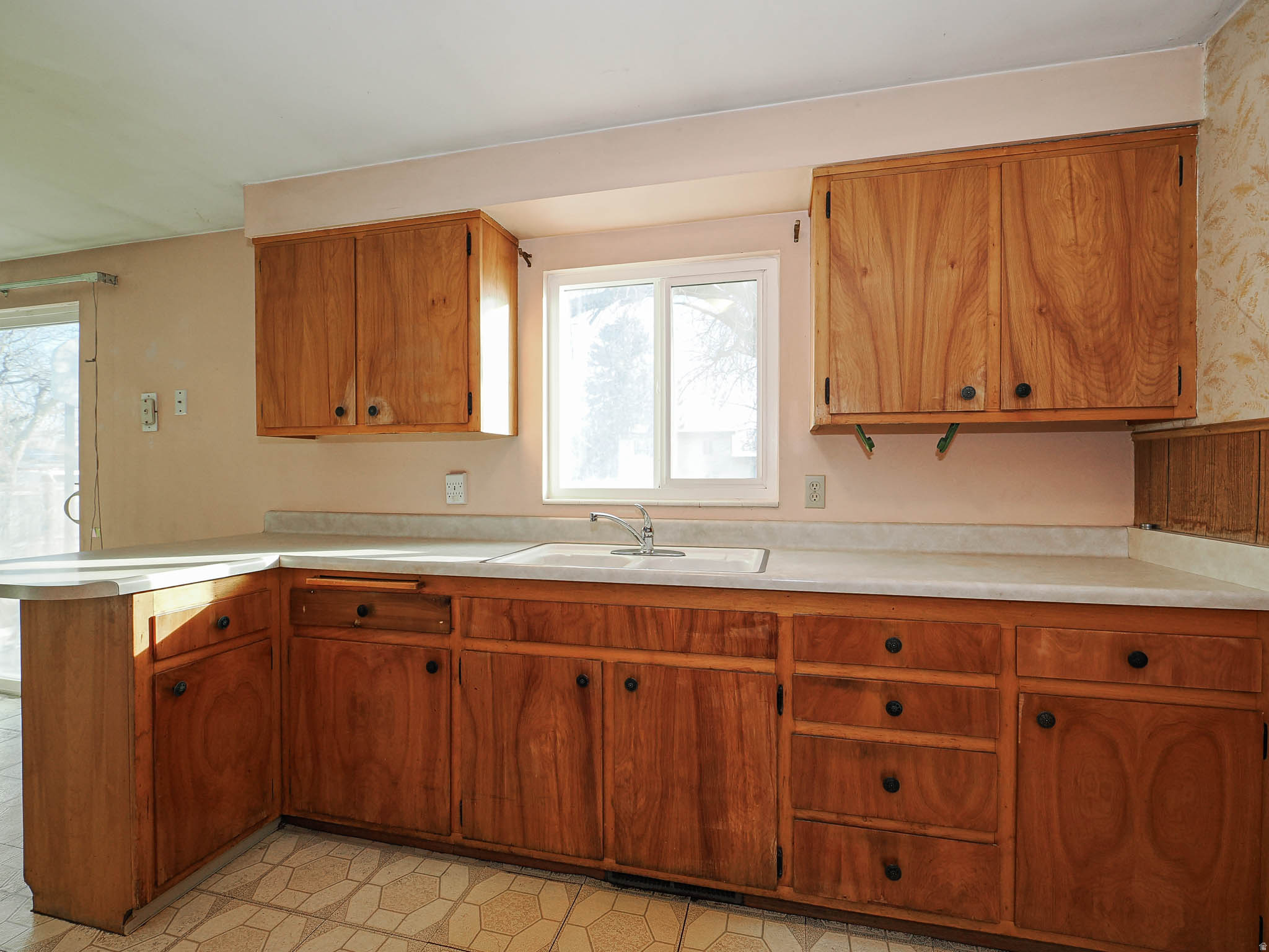 COLONY WEST - Residential