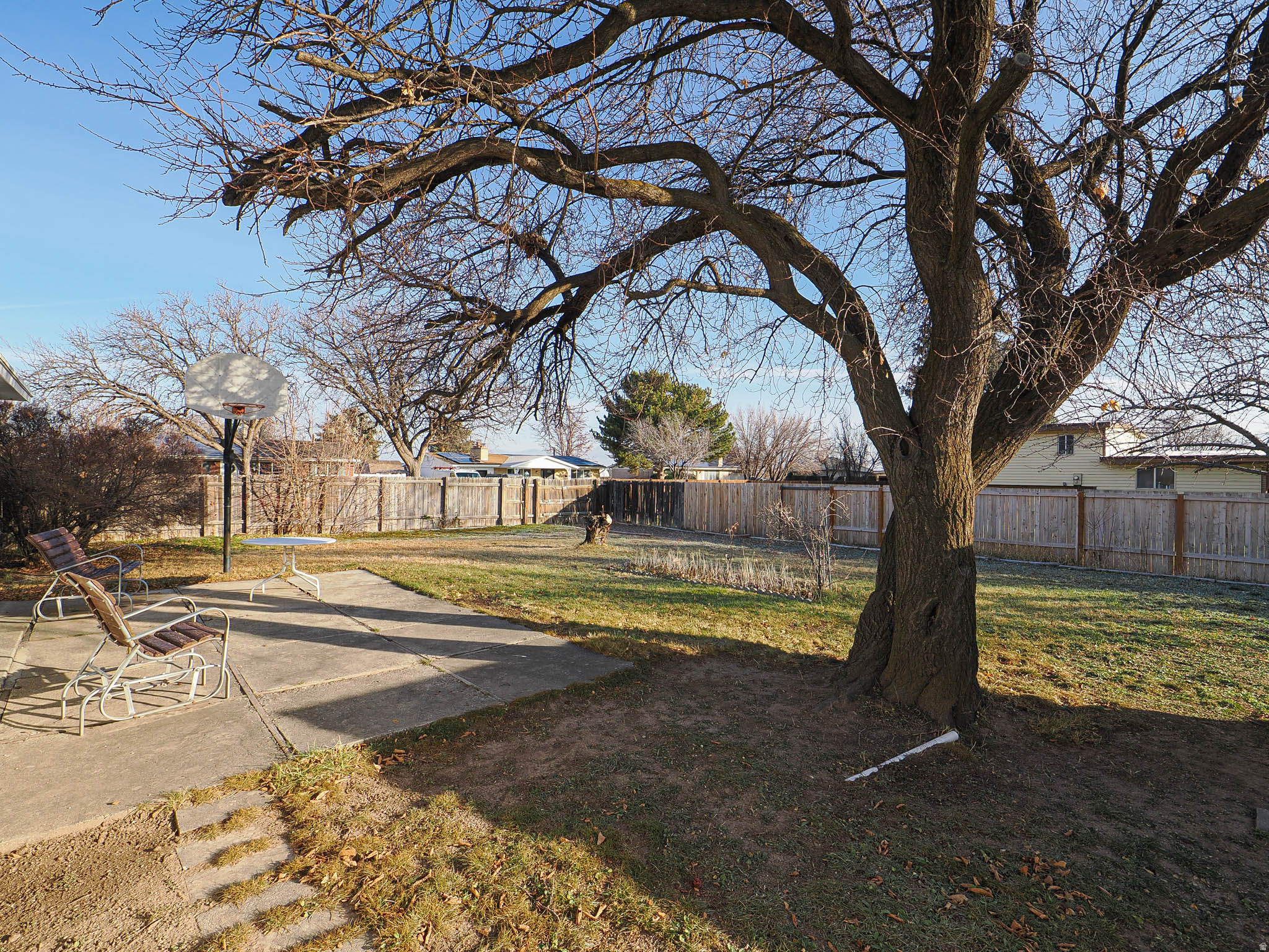 COLONY WEST - Residential