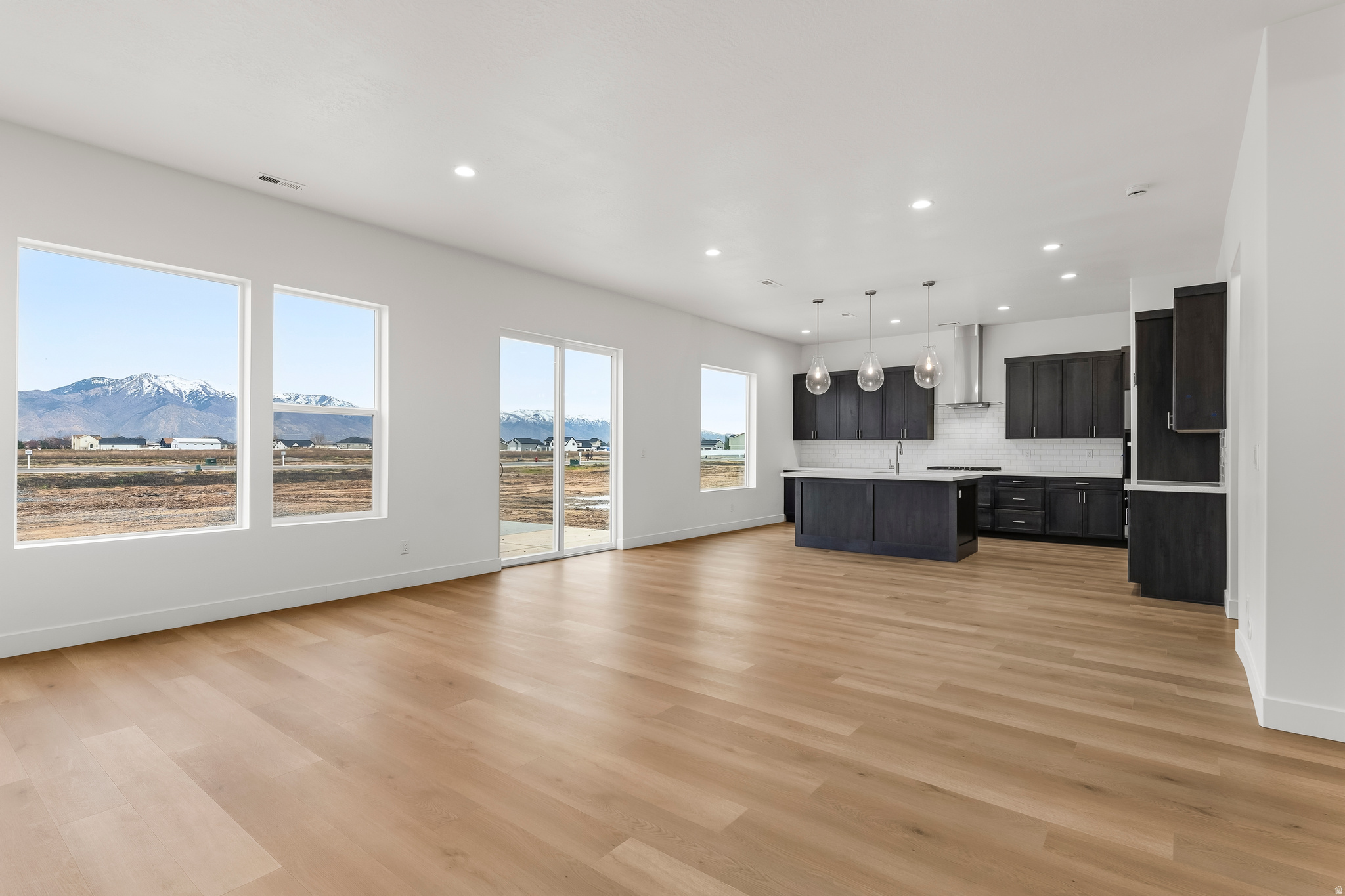 BRISTOL FARMS - Residential