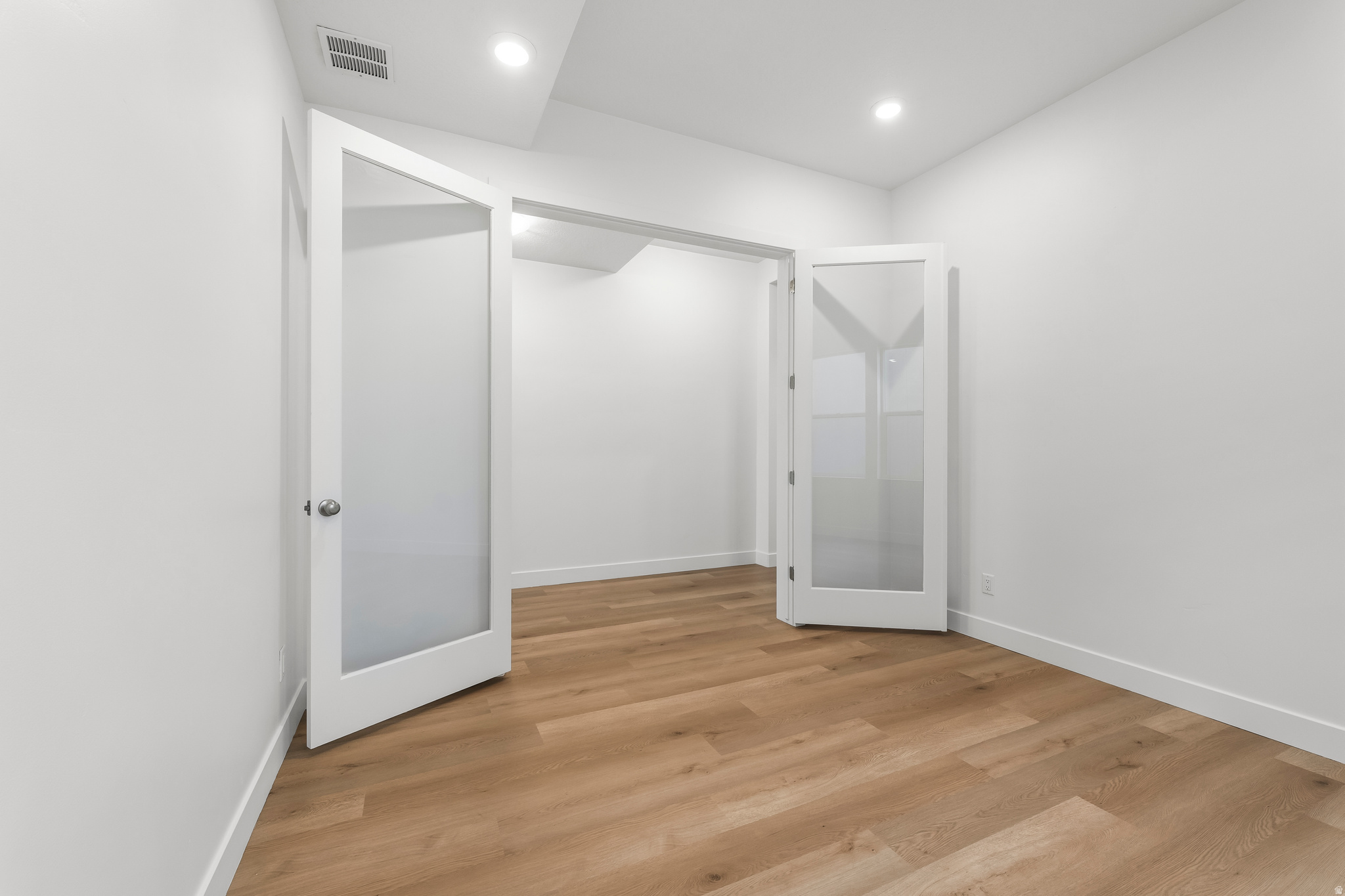 BRISTOL FARMS - Residential