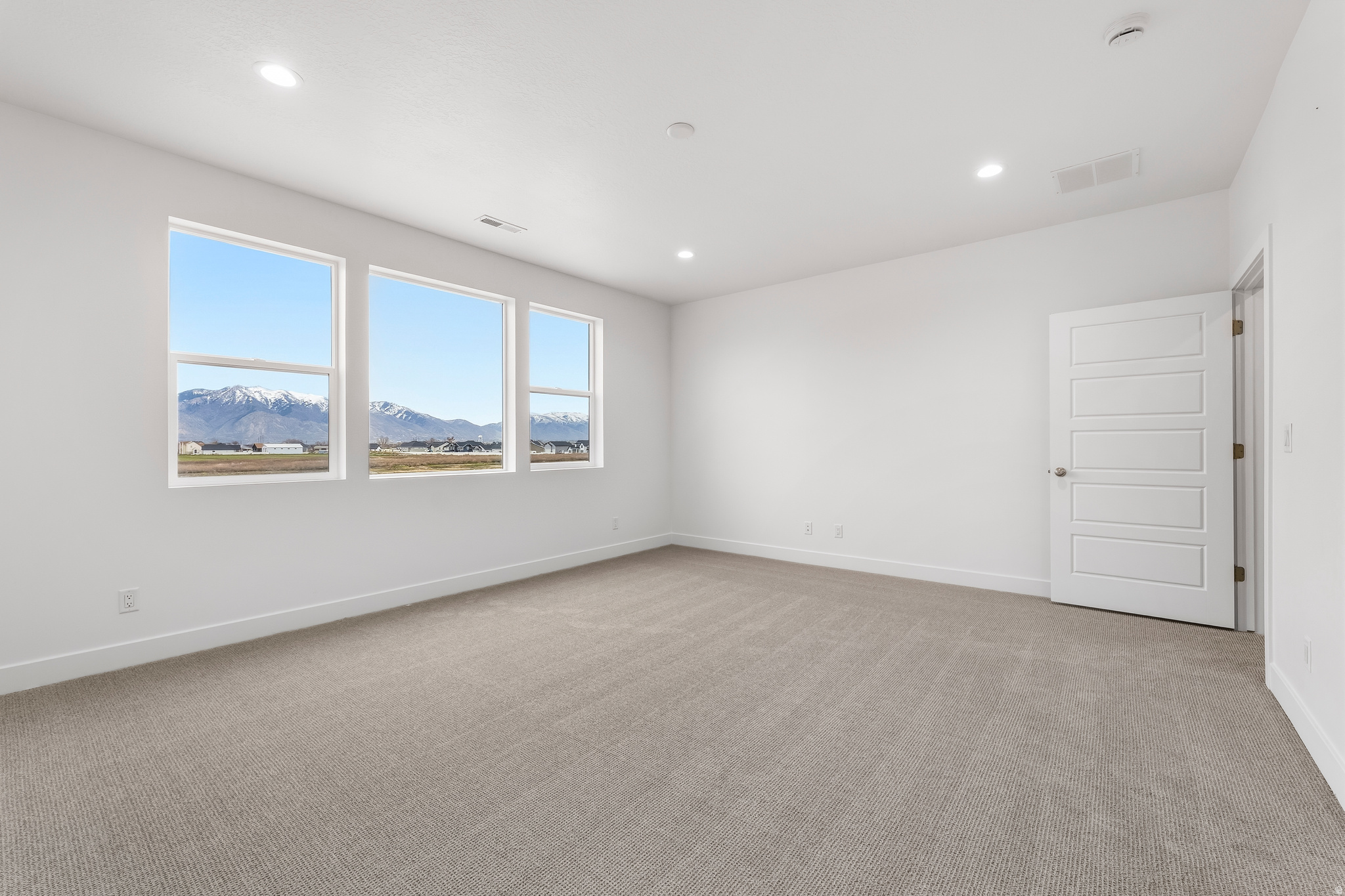 BRISTOL FARMS - Residential