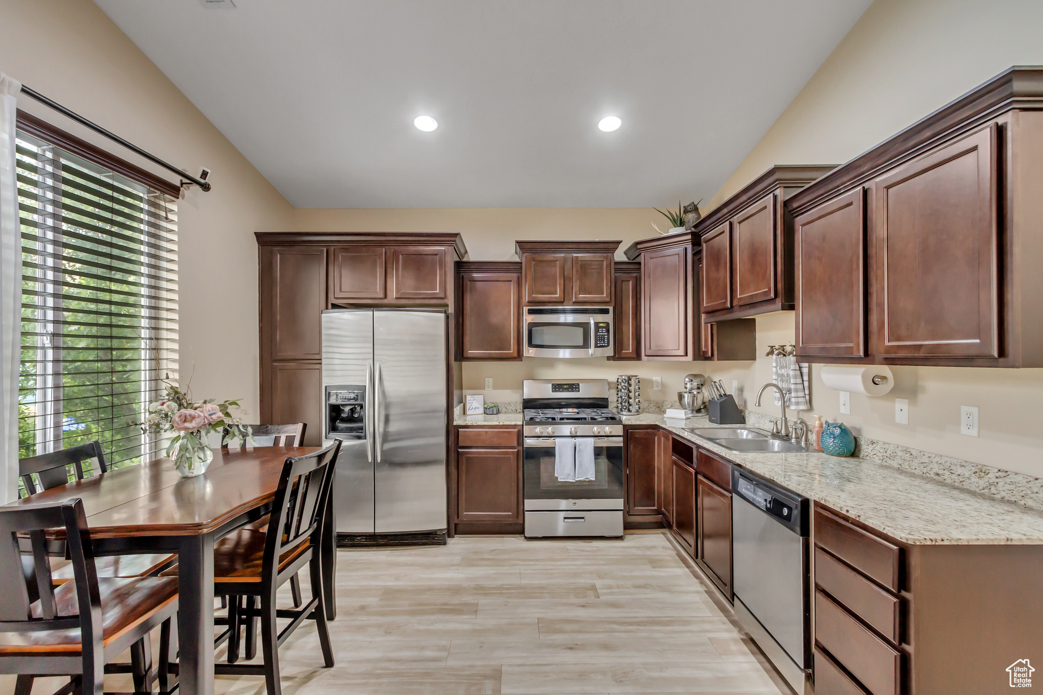 SUMMERLANE - Residential