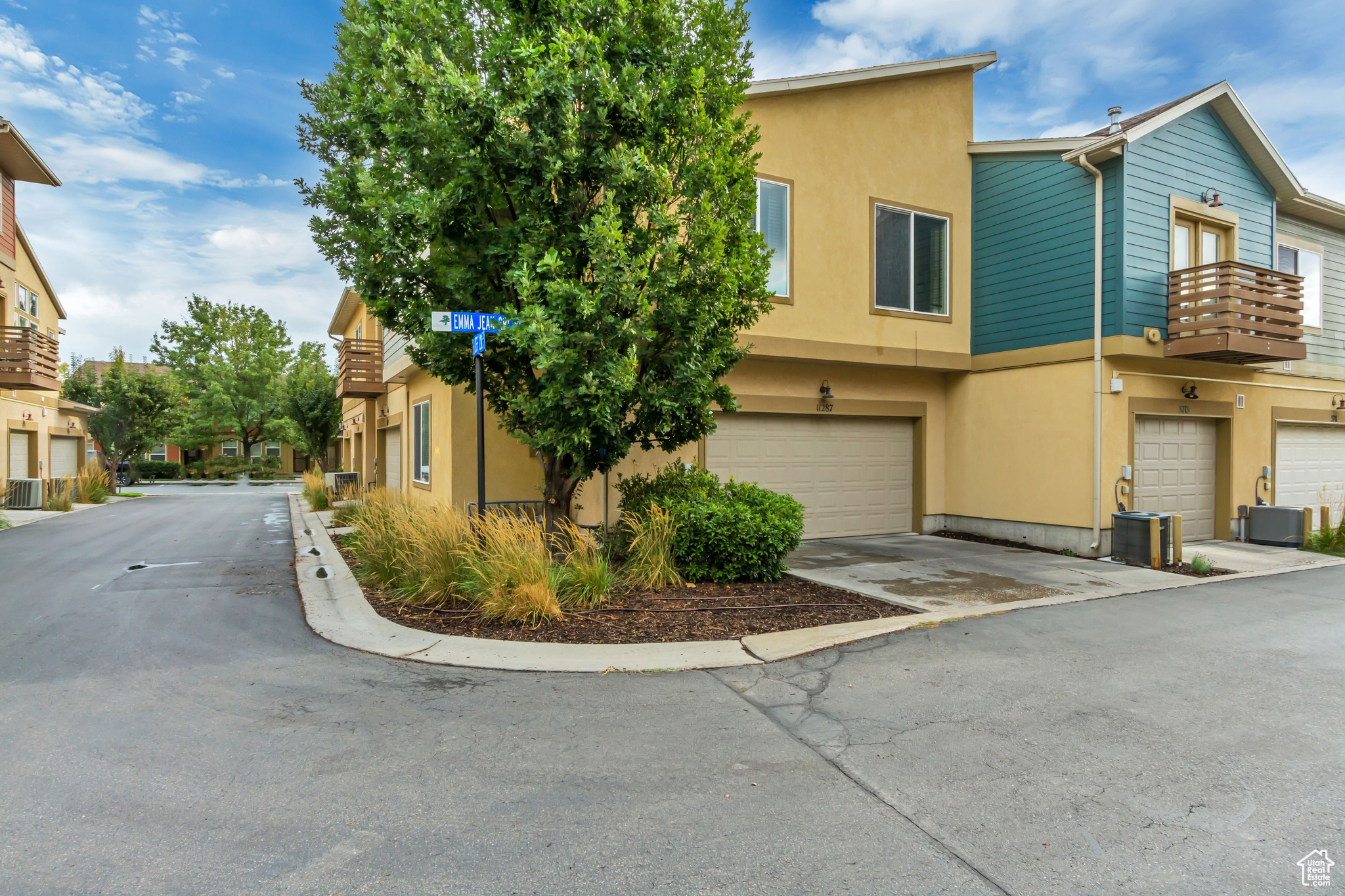 SUMMERLANE - Residential