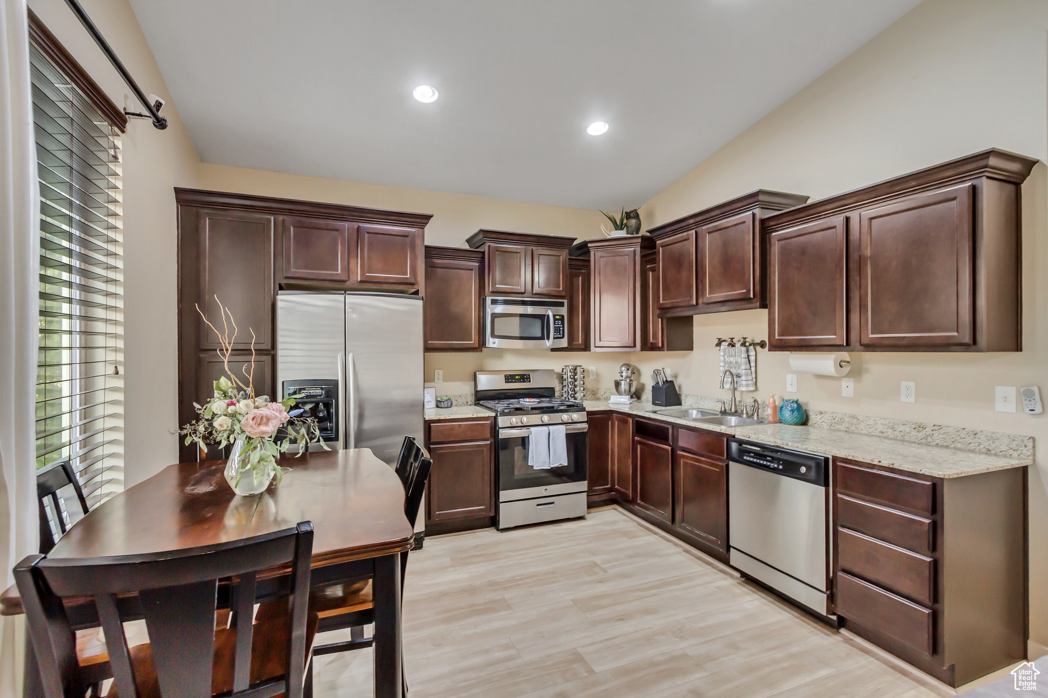 SUMMERLANE - Residential