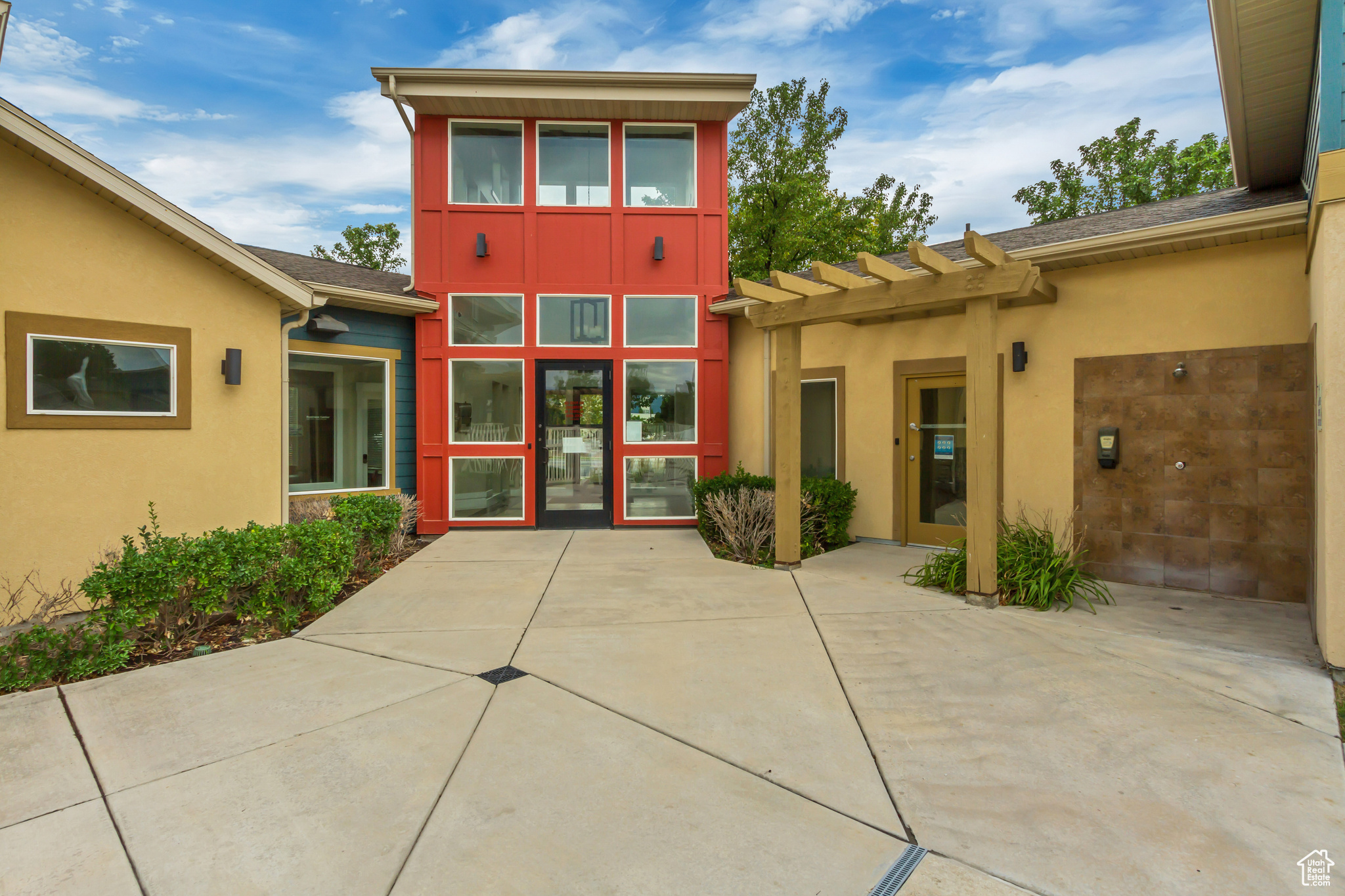SUMMERLANE - Residential