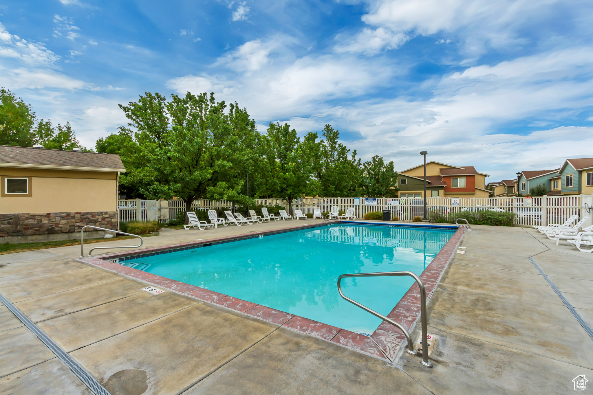 SUMMERLANE - Residential