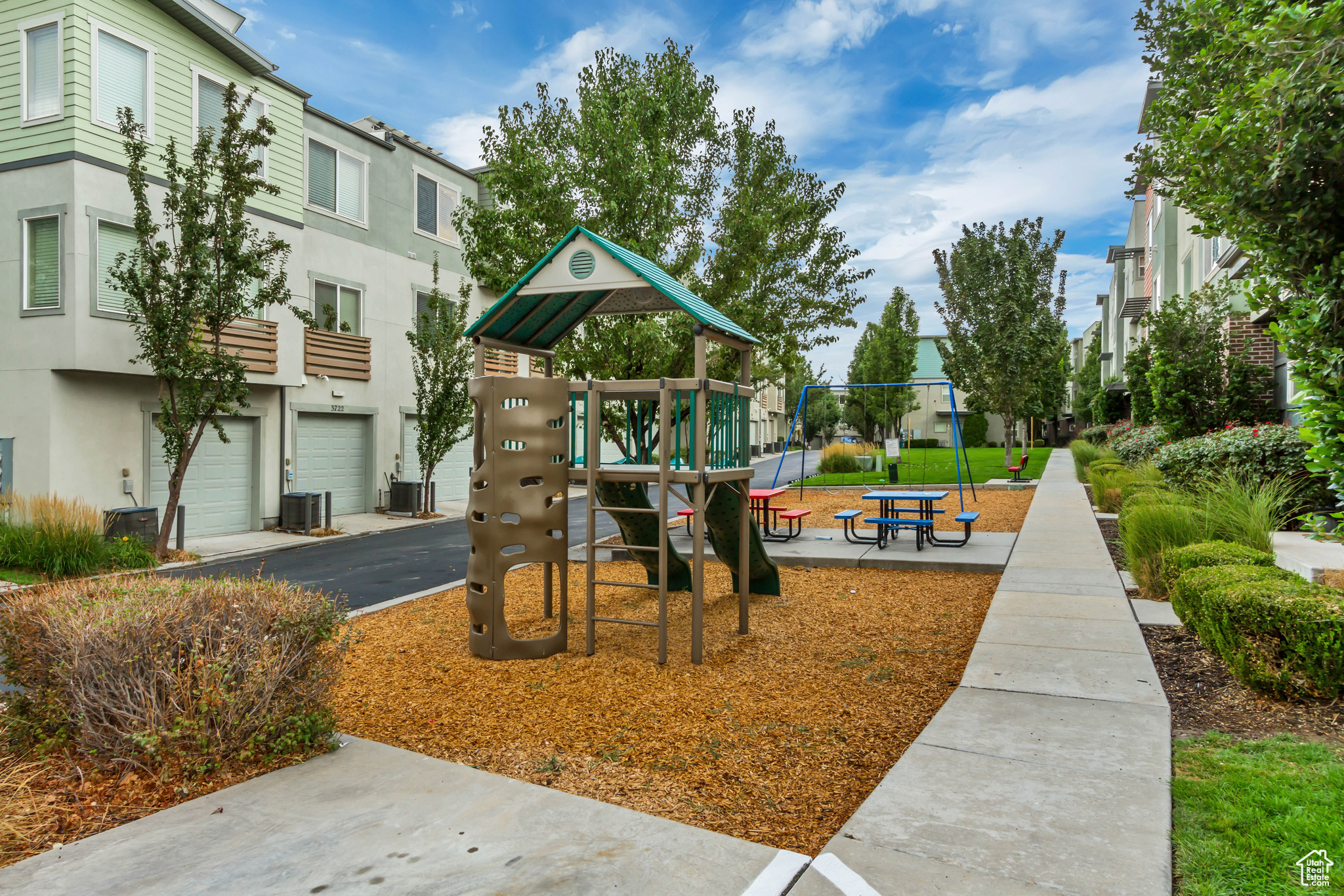 SUMMERLANE - Residential