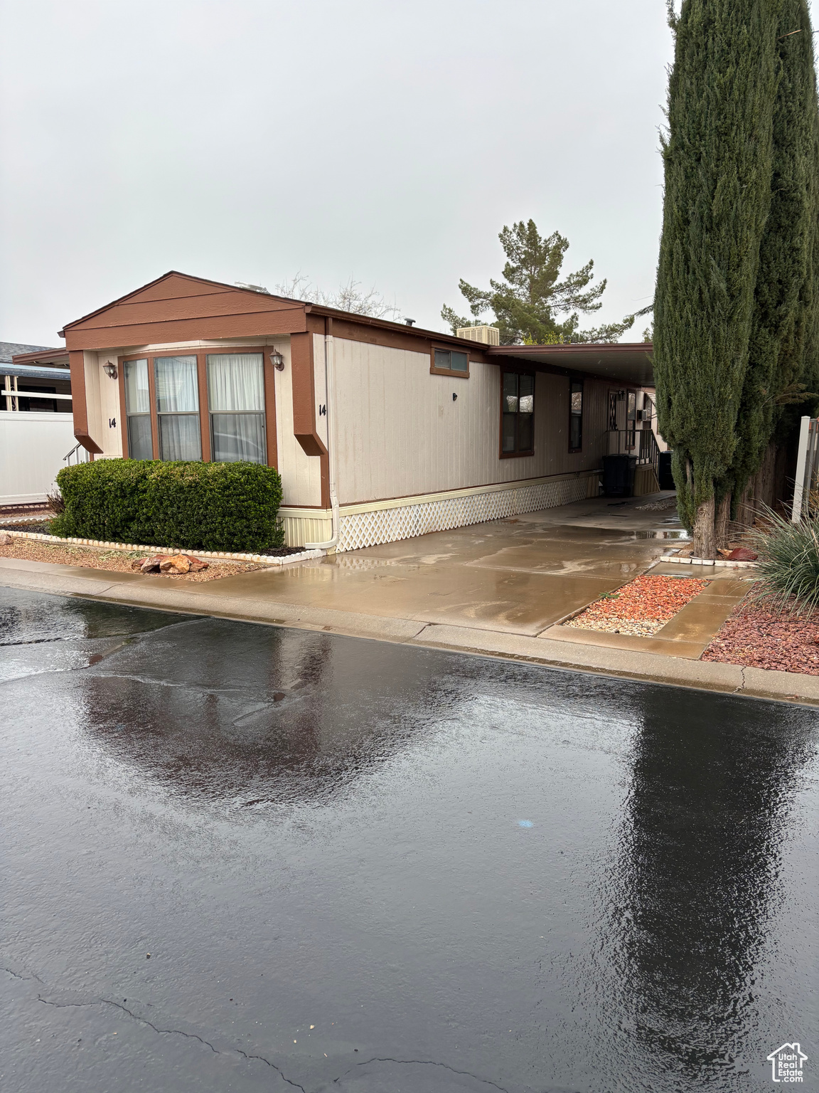 PARADISE PALMS - Residential