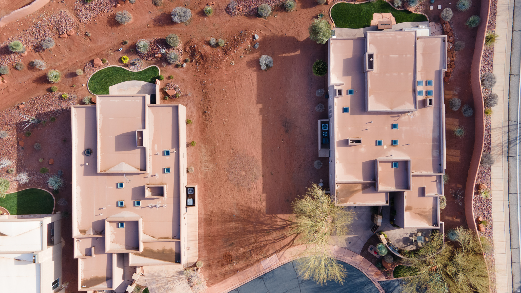 TOROWEAP AT ENTRADA - Land