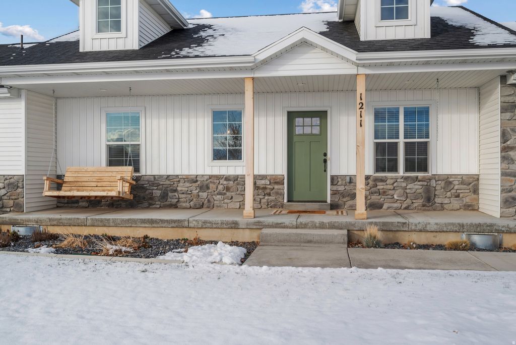 Photo of 1211 E 500 S, Hyrum, UT 84319 (MLS # 2130203)