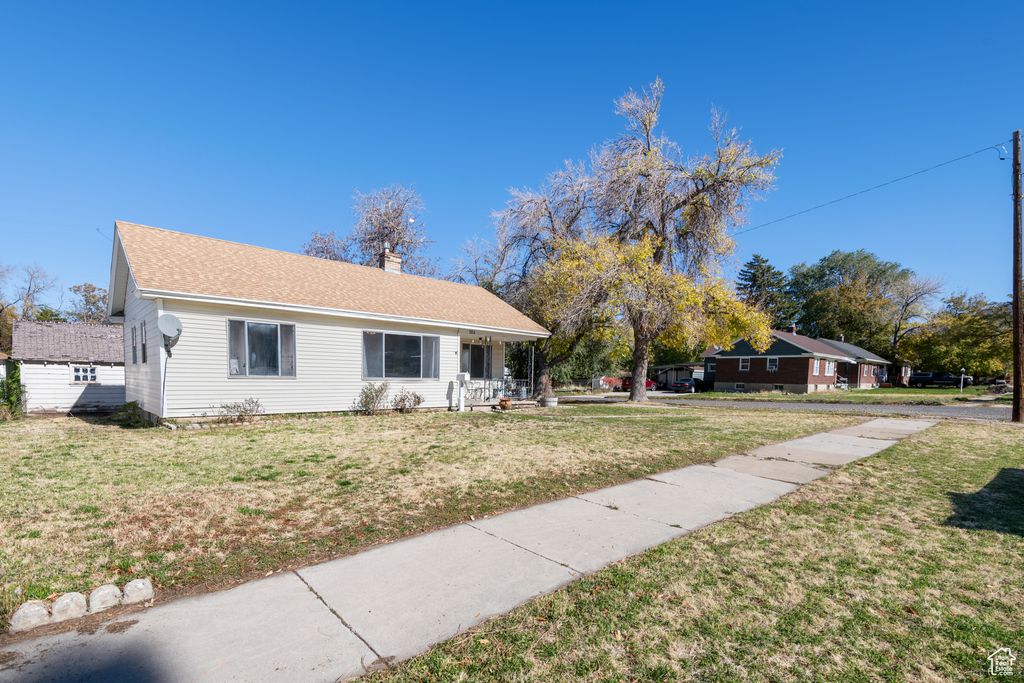 Photo of 264 W INTERNATIONAL AVE, Tooele, UT 84074 (MLS # 2118688)