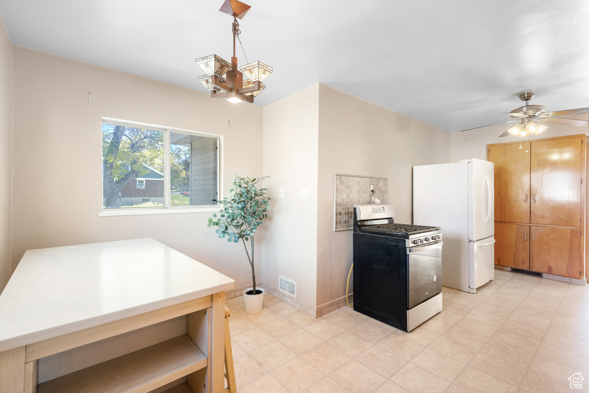 INTERNATIONAL SUB - Residential